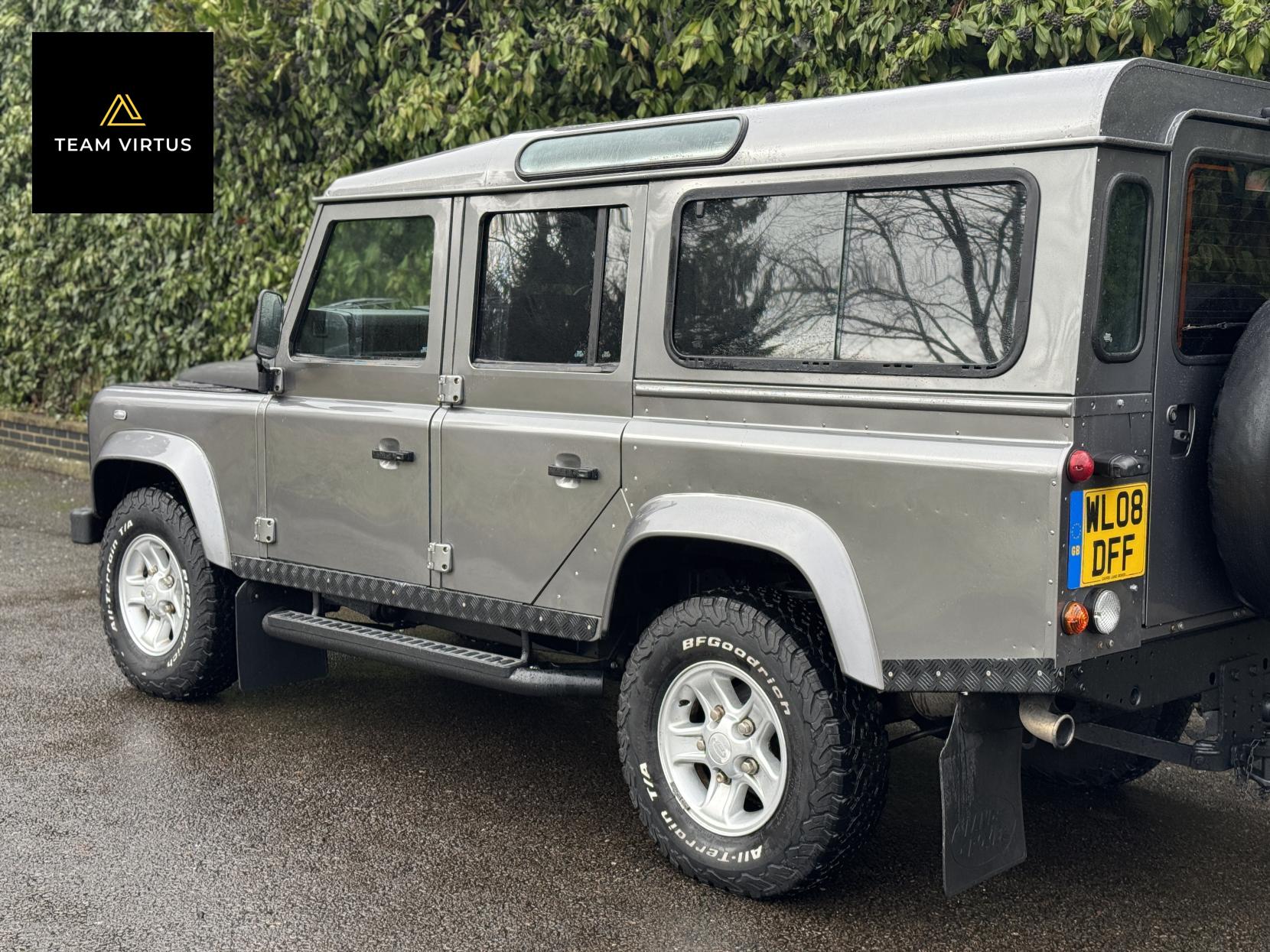 Land Rover Defender 110 2.4 TDCi XS Station Wagon 5dr Diesel Manual 4WD MWB Euro 4 (122 bhp)