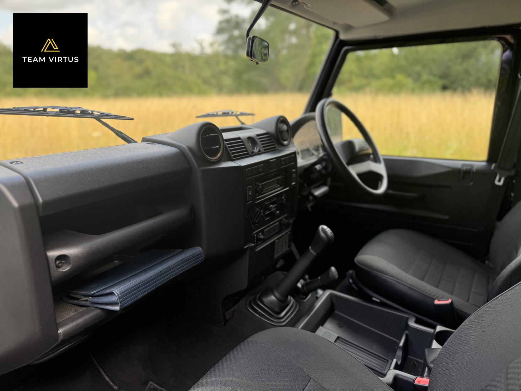 Land Rover Defender 110 2.4 TDCi County Station Wagon 5dr Diesel Manual 4WD MWB Euro 4 (122 bhp)