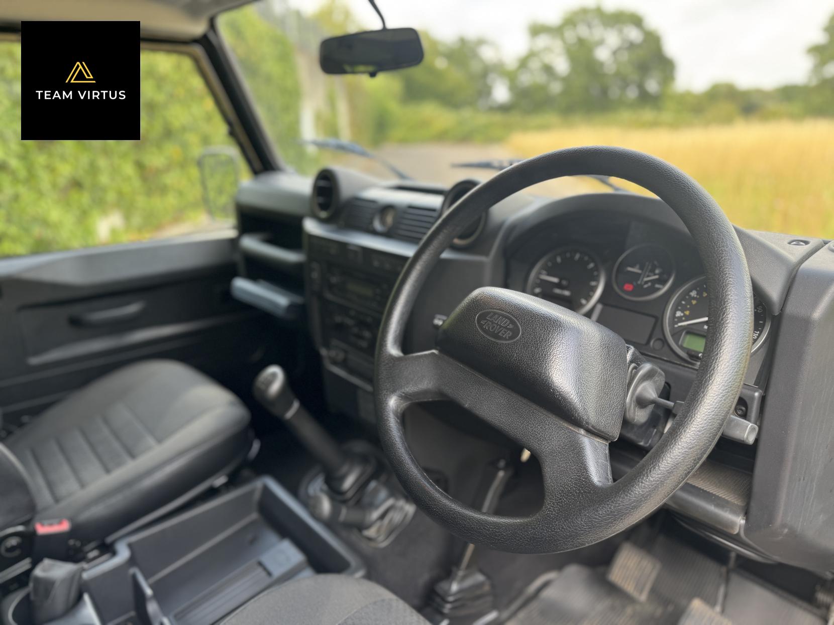 Land Rover Defender 110 2.4 TDCi County Station Wagon 5dr Diesel Manual 4WD MWB Euro 4 (122 bhp)