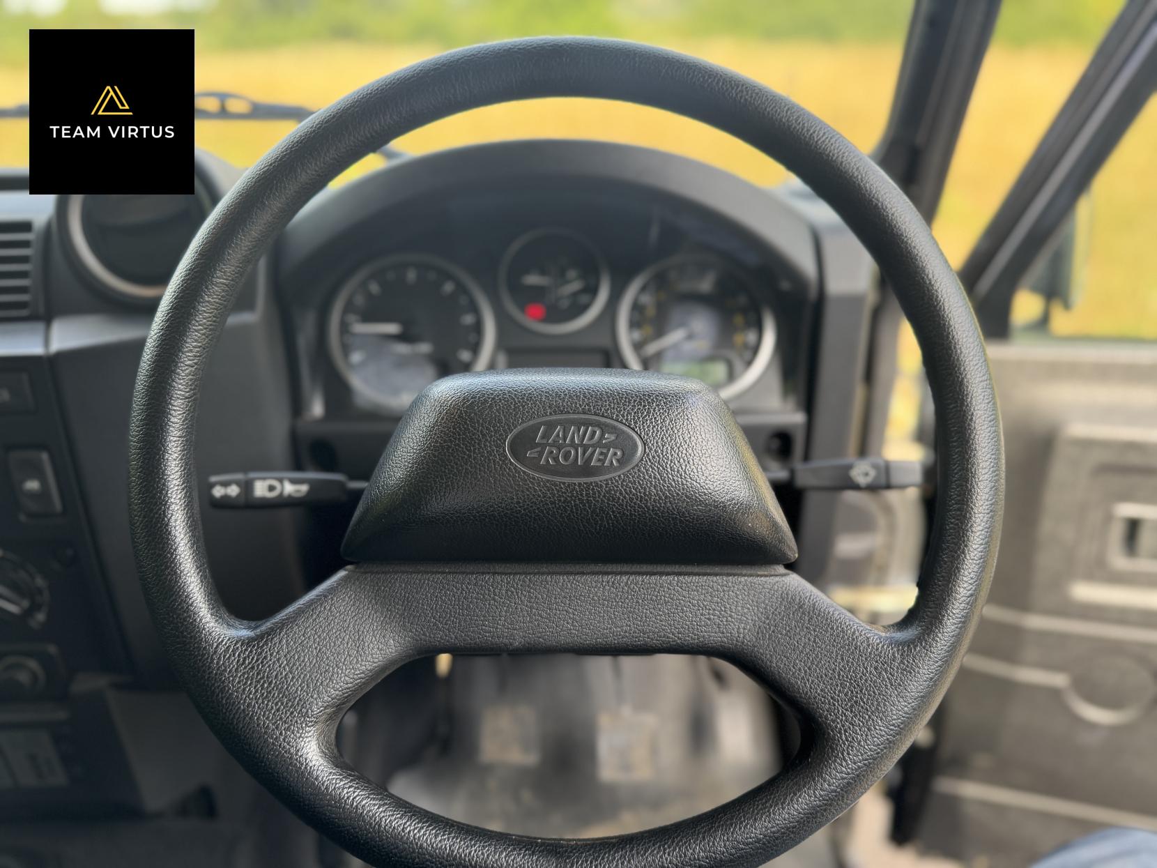 Land Rover Defender 110 2.4 TDCi County Station Wagon 5dr Diesel Manual 4WD MWB Euro 4 (122 bhp)