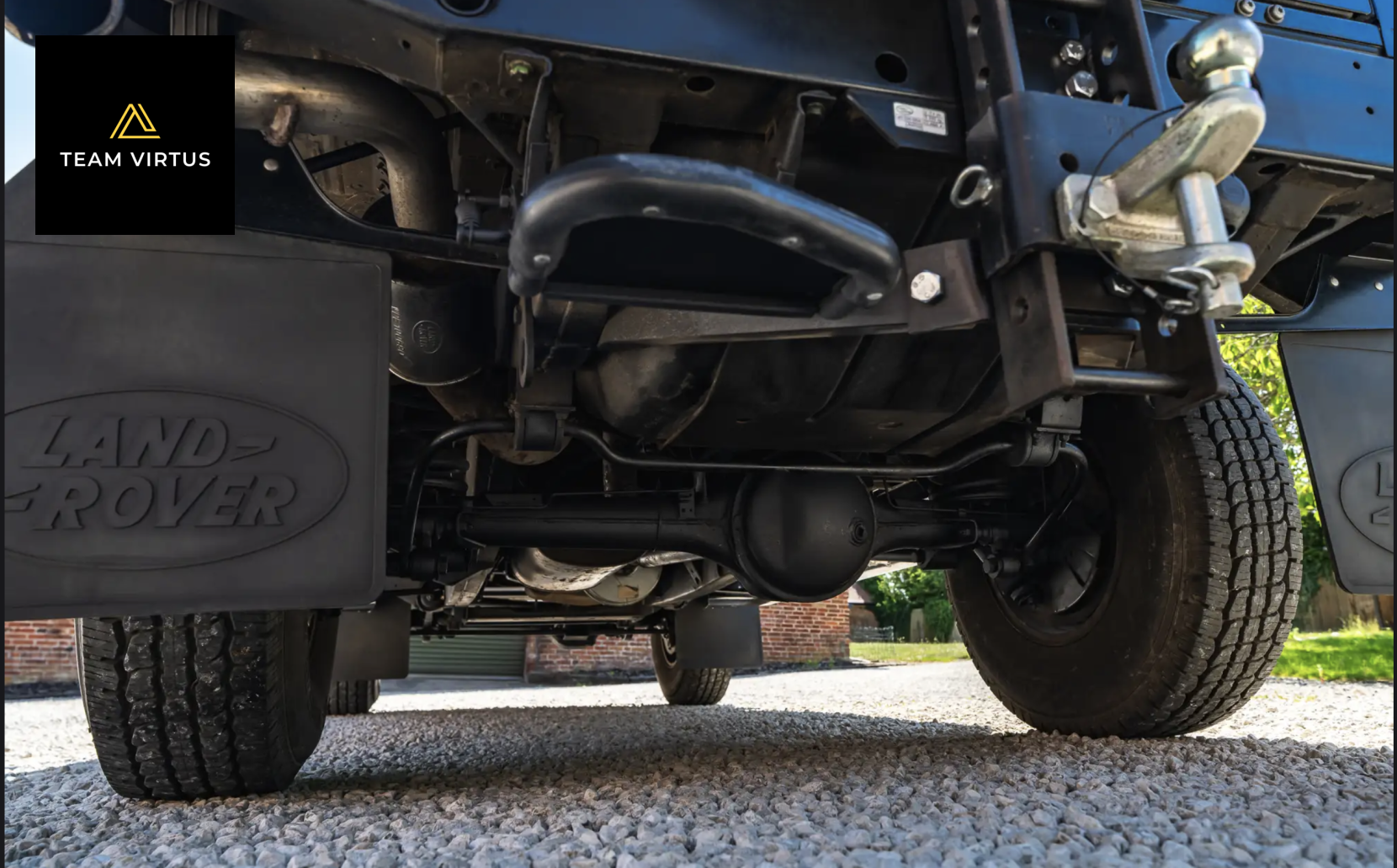 Land Rover Defender 110 2.4 TDCi County Station Wagon 5dr Diesel Manual 4WD MWB Euro 4 (122 bhp)