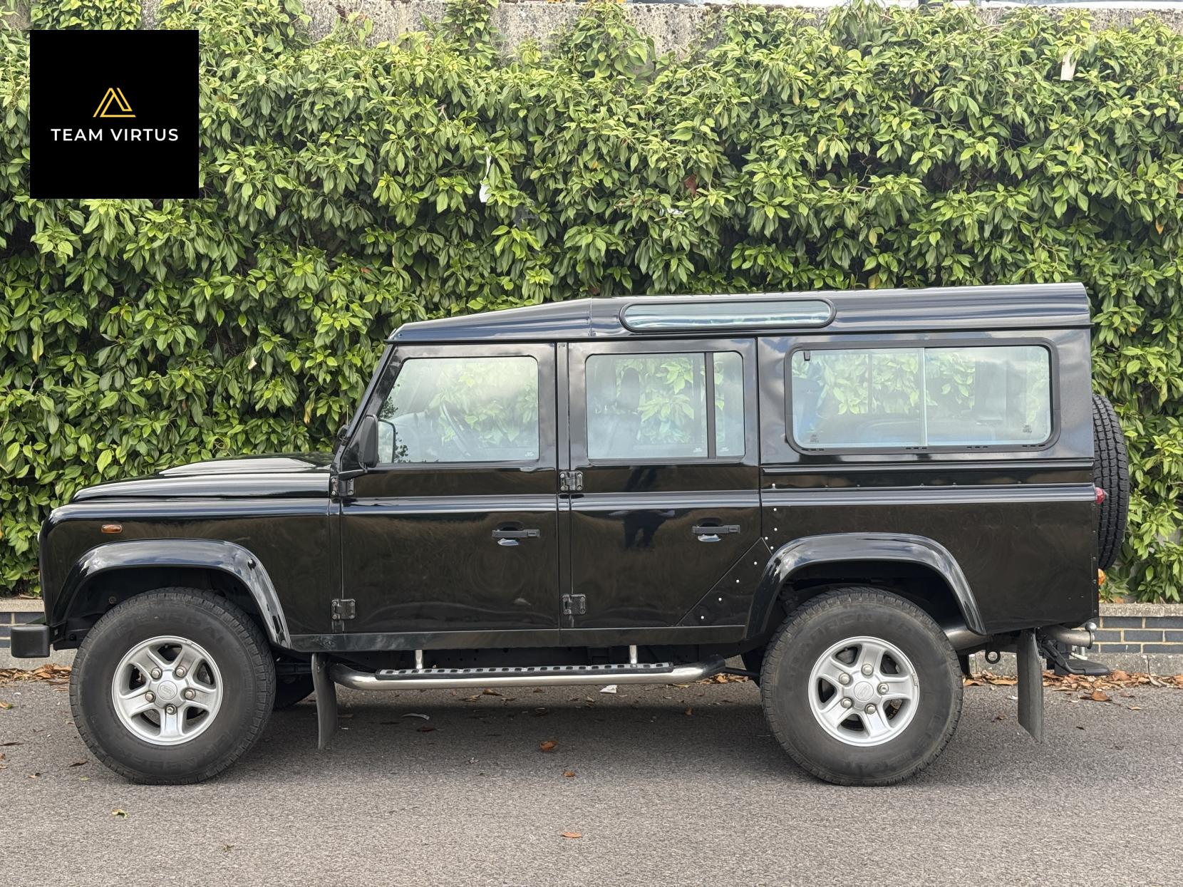 Land Rover Defender 110 2.4 TDCi County Station Wagon 5dr Diesel Manual 4WD MWB Euro 4 (122 bhp)