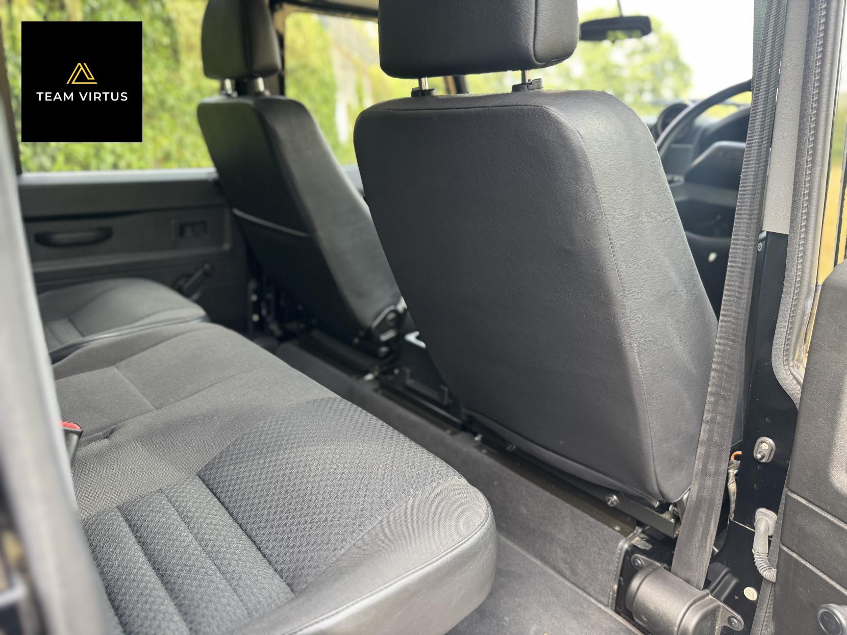 Land Rover Defender 110 2.4 TDCi County Station Wagon 5dr Diesel Manual 4WD MWB Euro 4 (122 bhp)