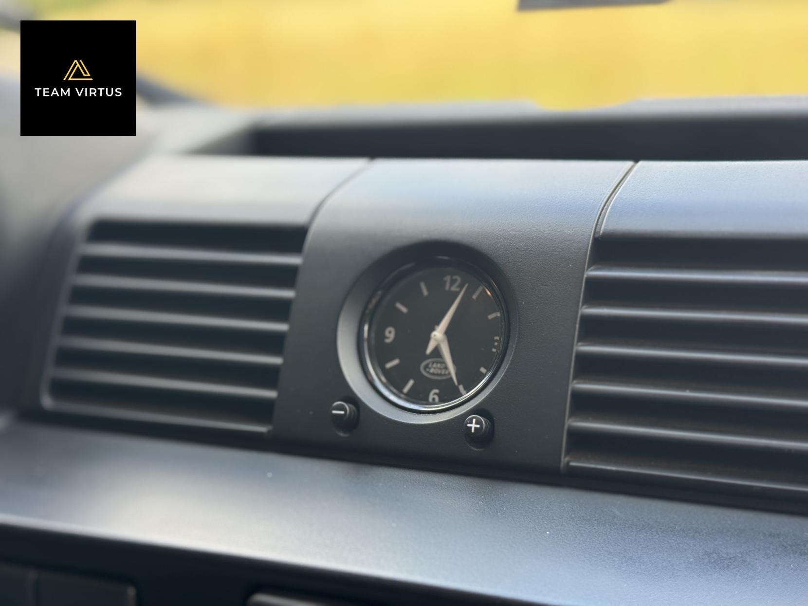 Land Rover Defender 110 2.4 TDCi County Station Wagon 5dr Diesel Manual 4WD MWB Euro 4 (122 bhp)