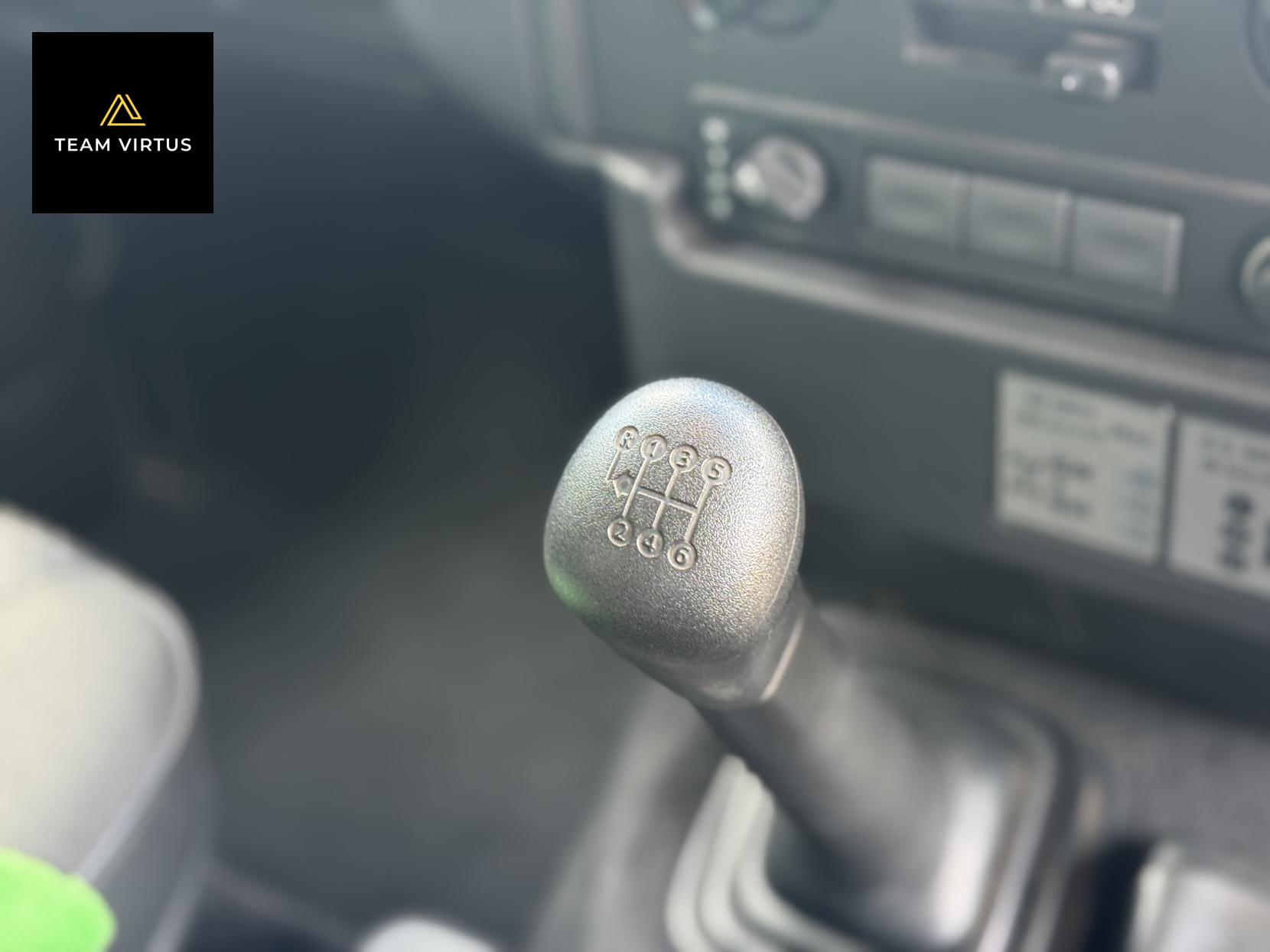 Land Rover Defender 110 2.4 TDCi County Station Wagon 5dr Diesel Manual 4WD MWB Euro 4 (122 bhp)