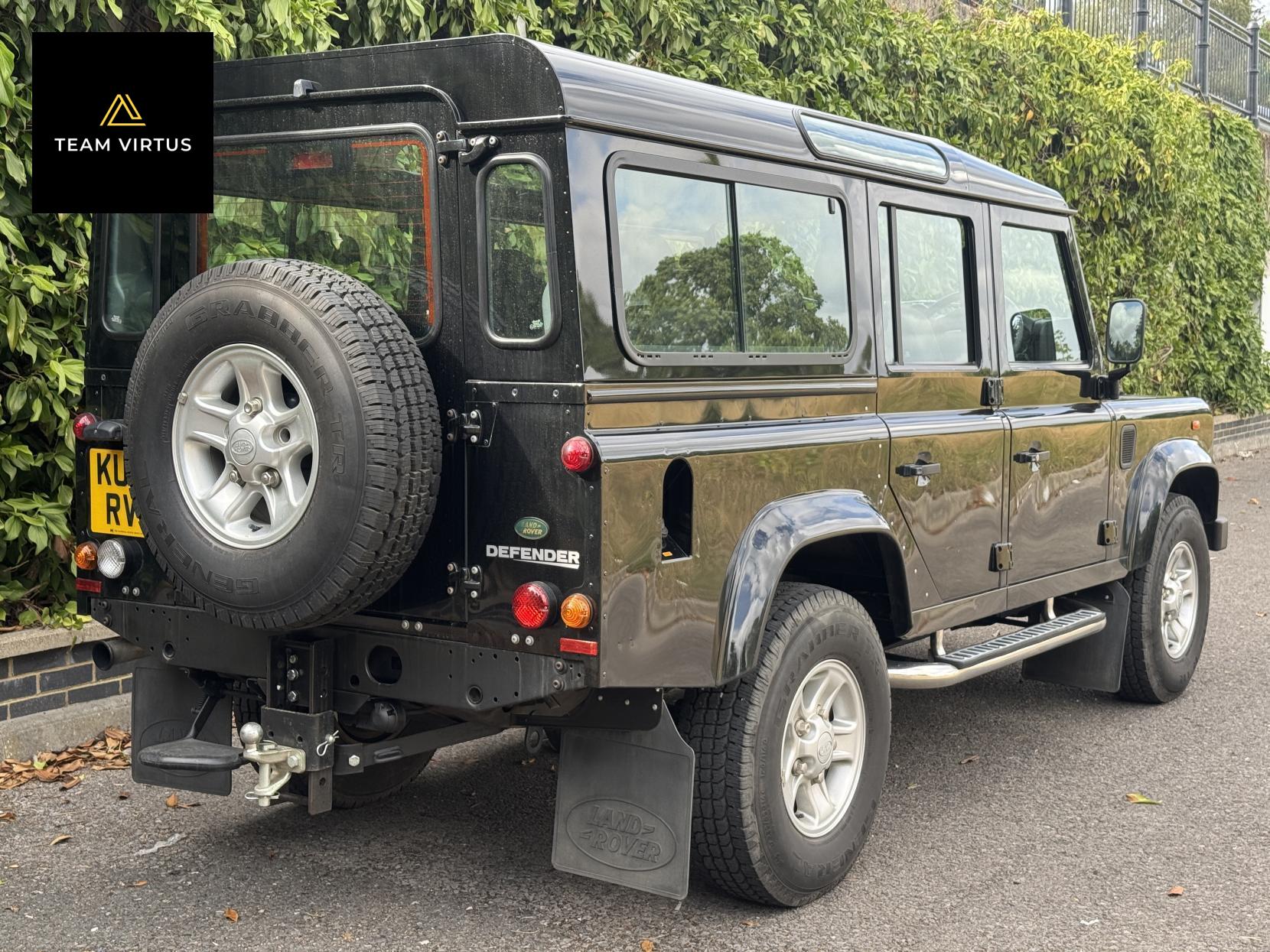 Land Rover Defender 110 2.4 TDCi County Station Wagon 5dr Diesel Manual 4WD MWB Euro 4 (122 bhp)
