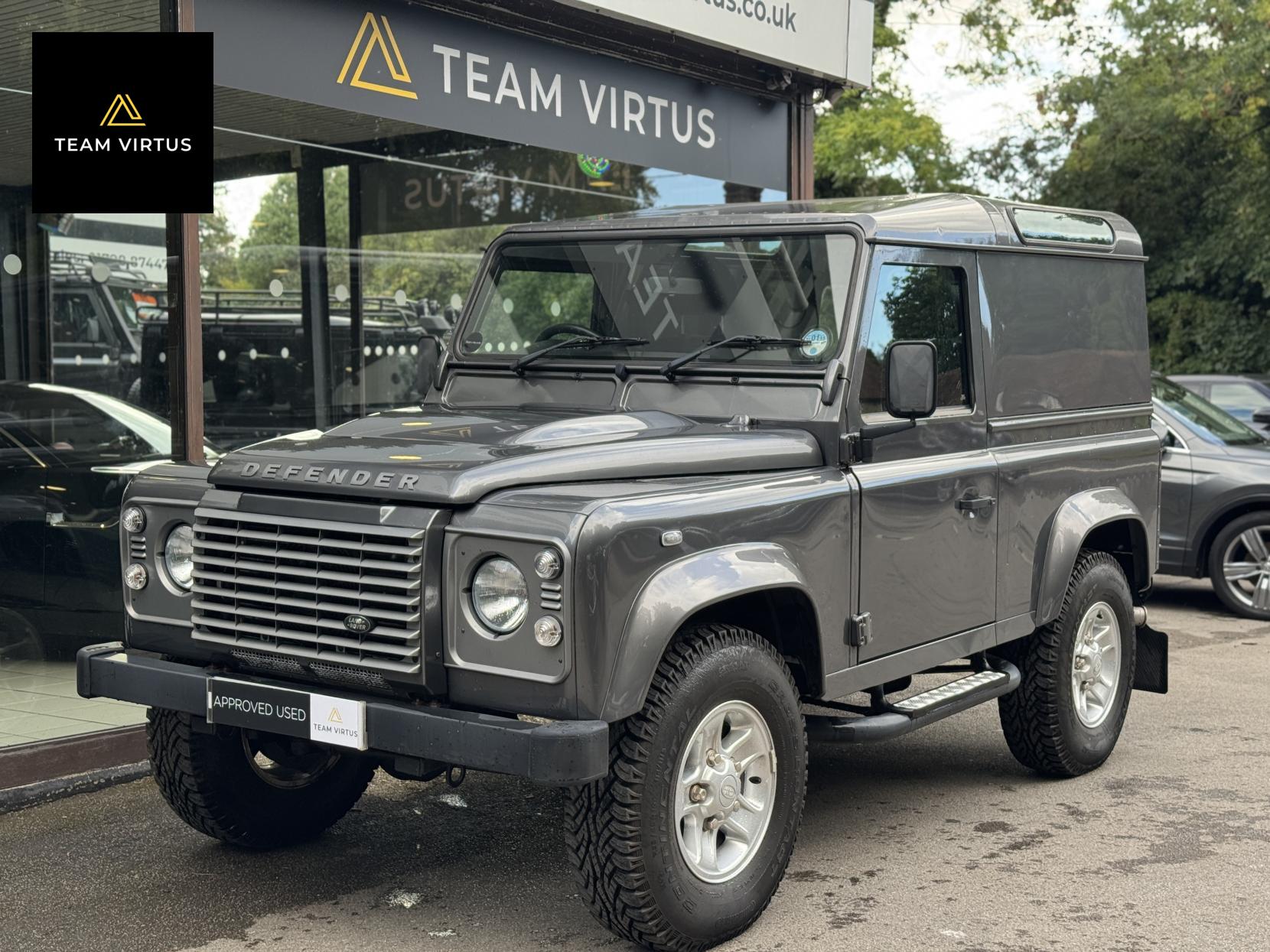 Land Rover Defender 90 2.2 TDCi XS Hard Top SUV 3dr Diesel Manual 4WD SWB Euro 5 (122 ps)