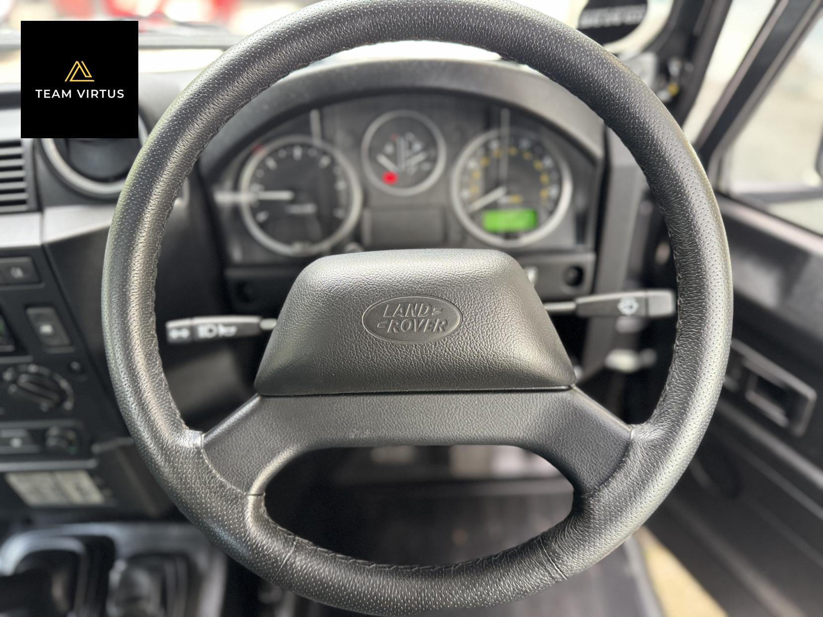 Land Rover Defender 90 2.2 TDCi XS Hard Top SUV 3dr Diesel Manual 4WD SWB Euro 5 (122 ps)