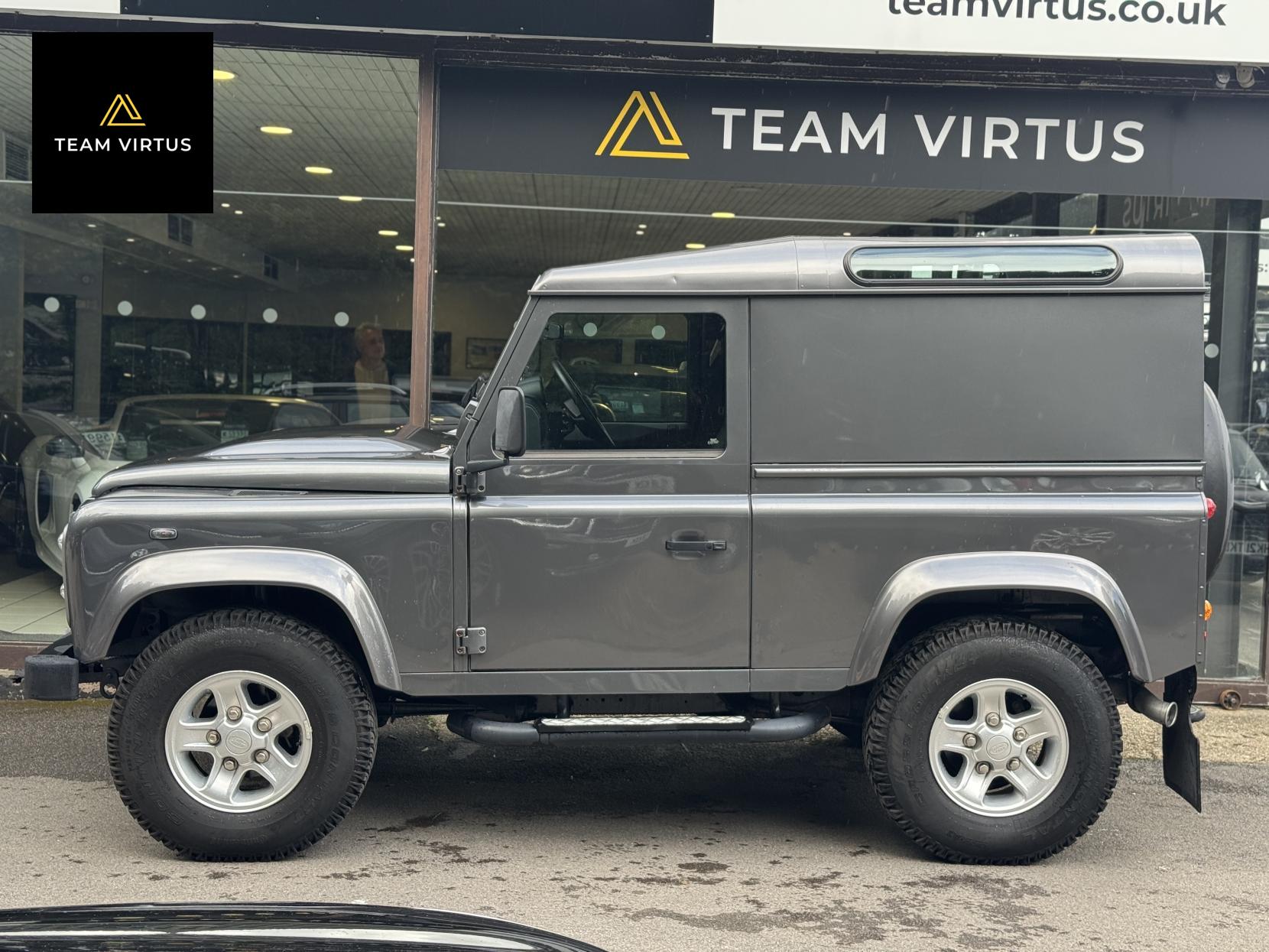 Land Rover Defender 90 2.2 TDCi XS Hard Top SUV 3dr Diesel Manual 4WD SWB Euro 5 (122 ps)