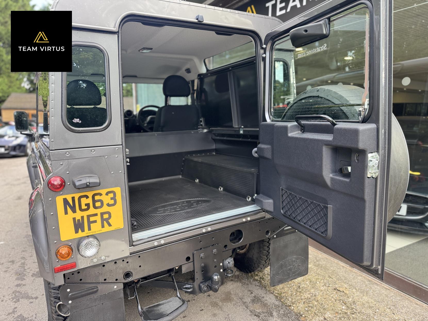 Land Rover Defender 90 2.2 TDCi XS Hard Top SUV 3dr Diesel Manual 4WD SWB Euro 5 (122 ps)