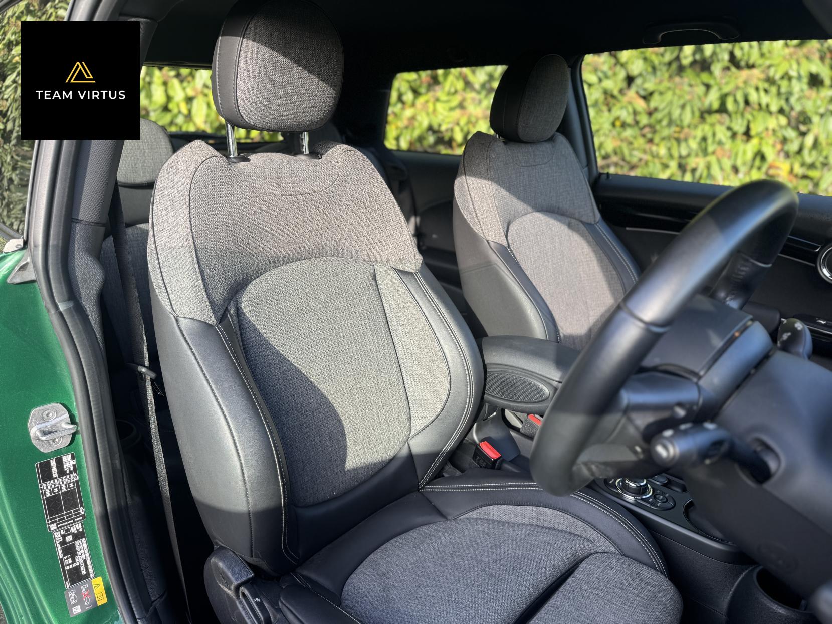 MINI Electric Hatch Cooper SE 32.6kWh Level 2 Hatchback 3dr Electric Auto (184 ps)