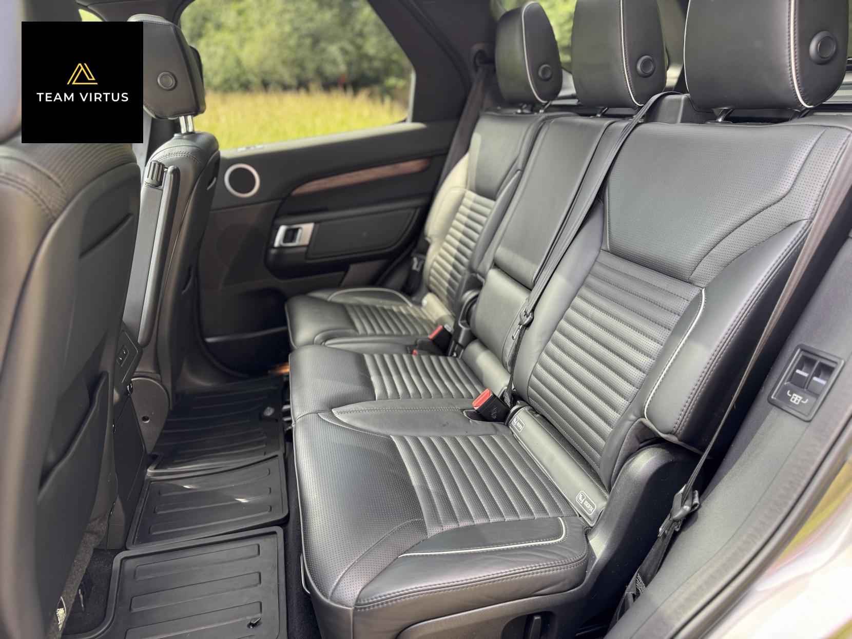 Land Rover Discovery 3.0 SD V6 HSE SUV 5dr Diesel Auto 4WD Euro 6 (s/s) (306 ps)