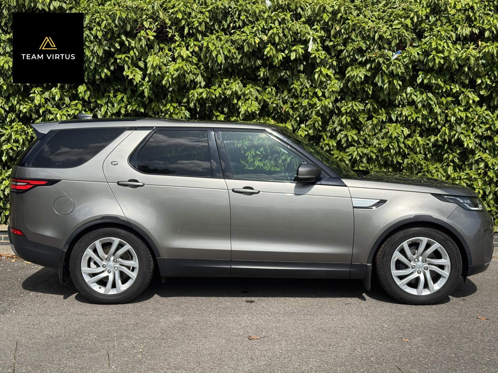 Land Rover Discovery 3.0 SD V6 HSE SUV 5dr Diesel Auto 4WD Euro 6 (s/s) (306 ps)