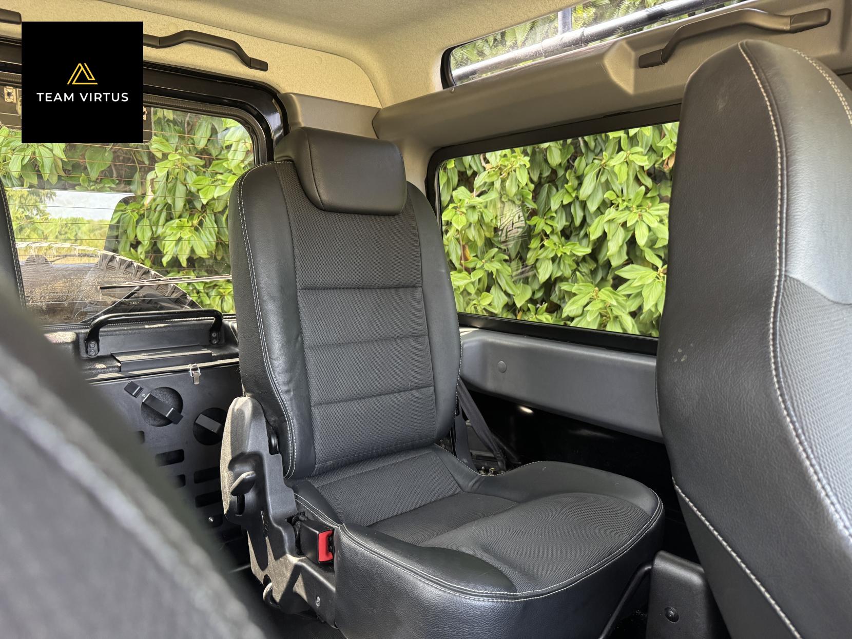 Land Rover Defender 90 2.2 TDCi XS SUV Double Cab 3dr Diesel Manual 4WD SWB Euro 5 (122 ps)