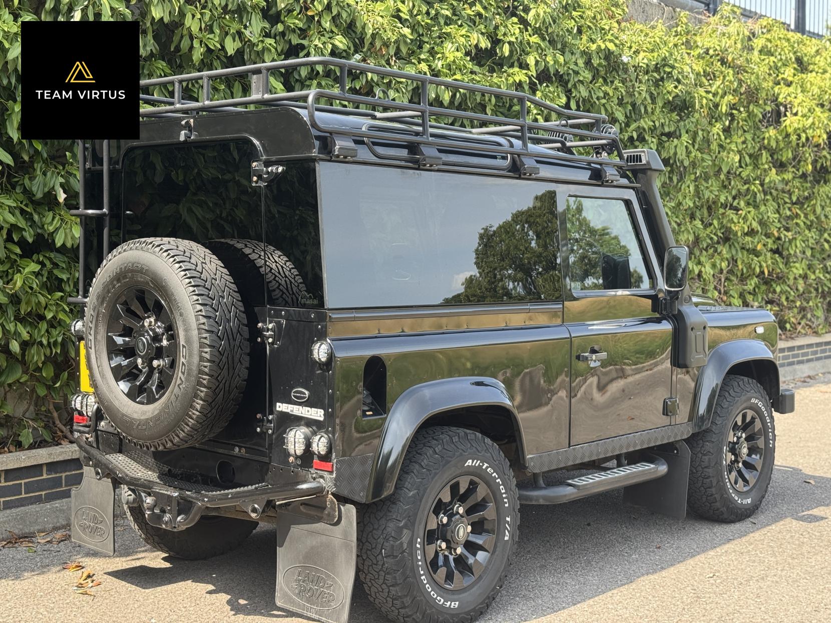 Land Rover Defender 90 2.2 TDCi XS SUV Double Cab 3dr Diesel Manual 4WD SWB Euro 5 (122 ps)