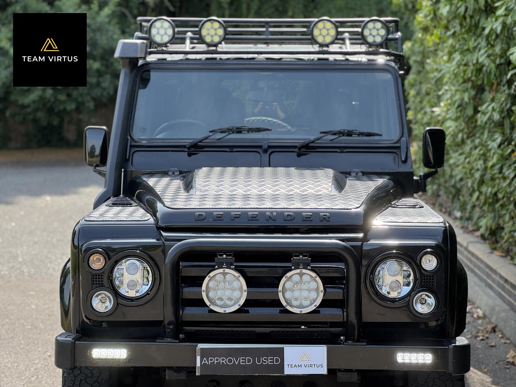 Land Rover Defender 90 2.2 TDCi XS SUV Double Cab 3dr Diesel Manual 4WD SWB Euro 5 (122 ps)