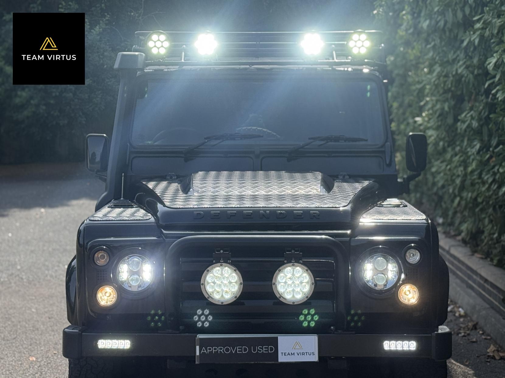 Land Rover Defender 90 2.2 TDCi XS SUV Double Cab 3dr Diesel Manual 4WD SWB Euro 5 (122 ps)