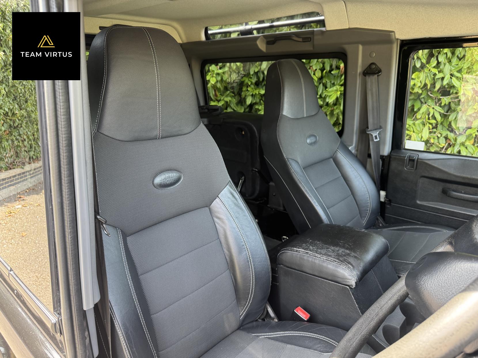 Land Rover Defender 90 2.2 TDCi XS SUV Double Cab 3dr Diesel Manual 4WD SWB Euro 5 (122 ps)