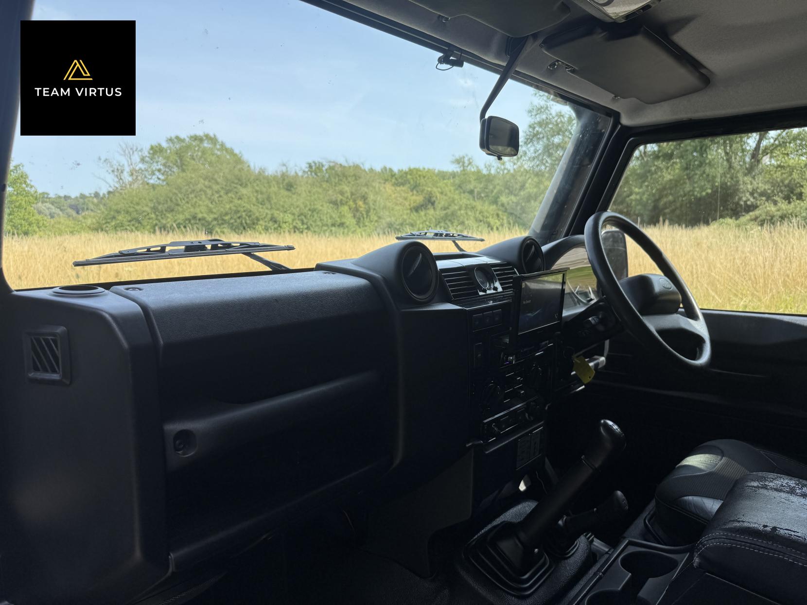 Land Rover Defender 90 2.2 TDCi XS SUV Double Cab 3dr Diesel Manual 4WD SWB Euro 5 (122 ps)