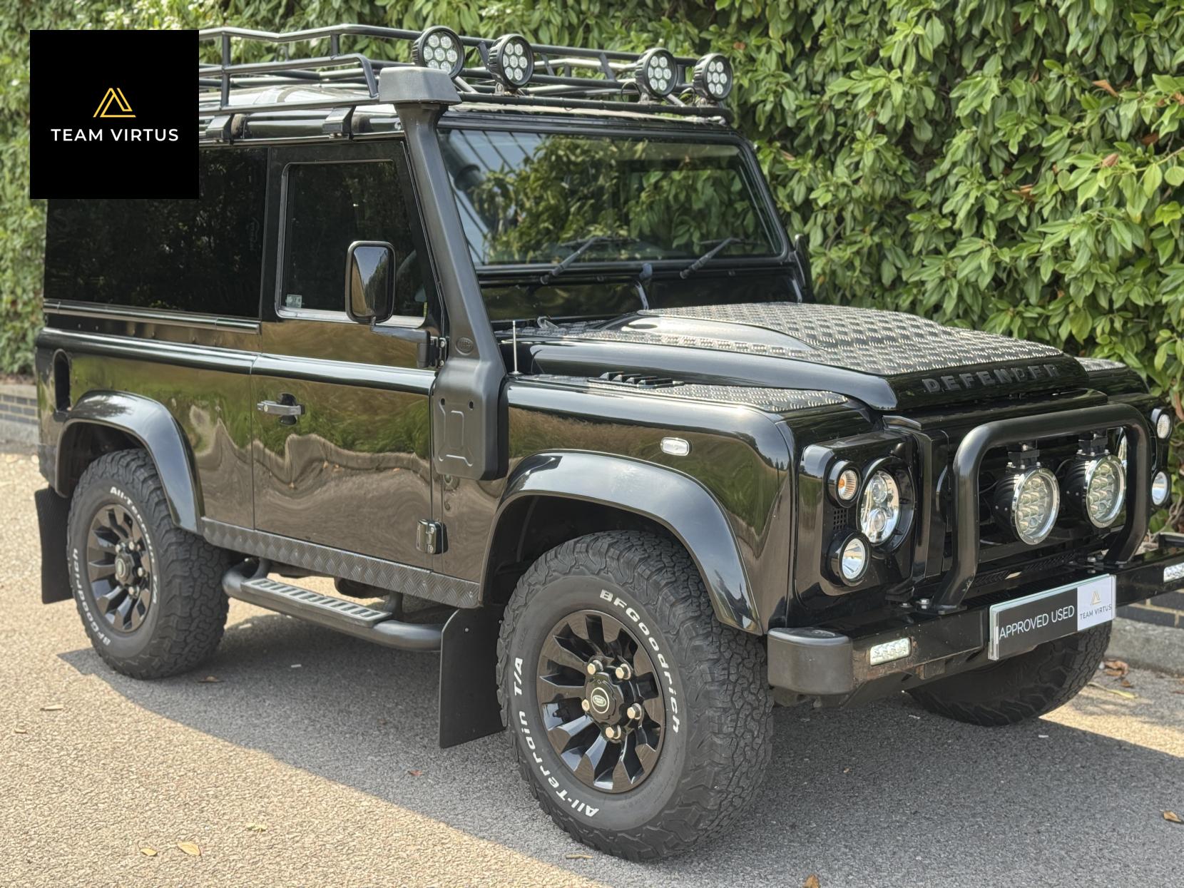 Land Rover Defender 90 2.2 TDCi XS SUV Double Cab 3dr Diesel Manual 4WD SWB Euro 5 (122 ps)