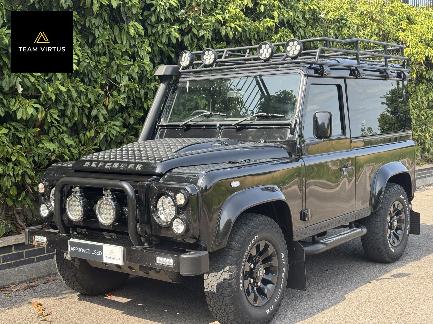 Land Rover Defender 90 2.2 TDCi XS SUV Double Cab 3dr Diesel Manual 4WD SWB Euro 5 (122 ps)