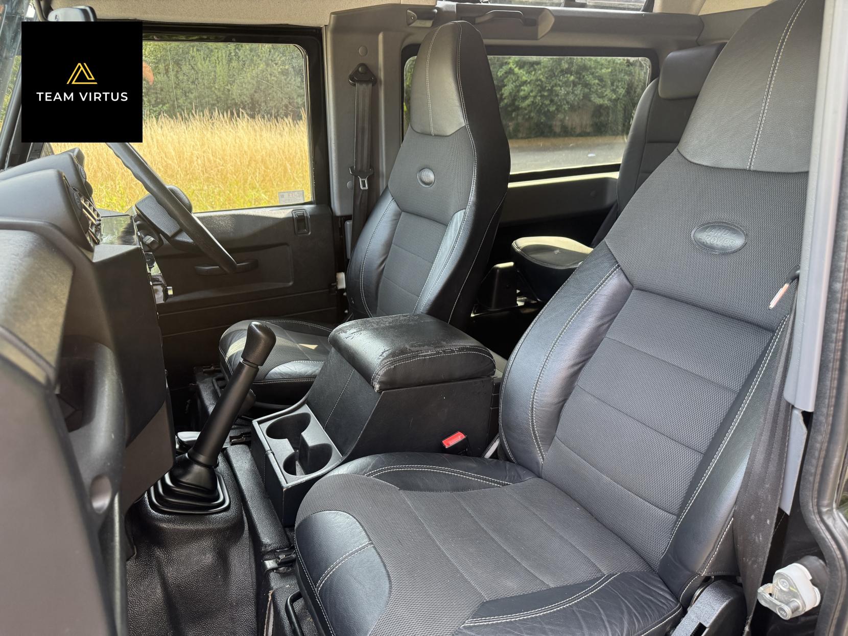 Land Rover Defender 90 2.2 TDCi XS SUV Double Cab 3dr Diesel Manual 4WD SWB Euro 5 (122 ps)