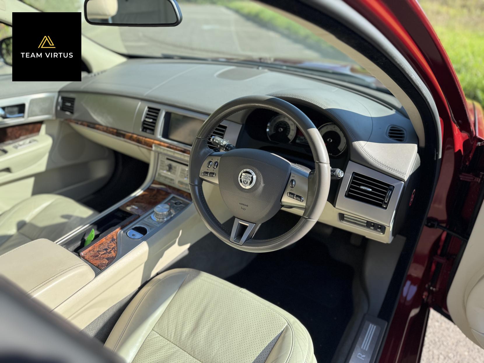 Jaguar XF 3.0 V6 Premium Luxury Saloon 4dr Petrol Auto Euro 4 (238 ps)