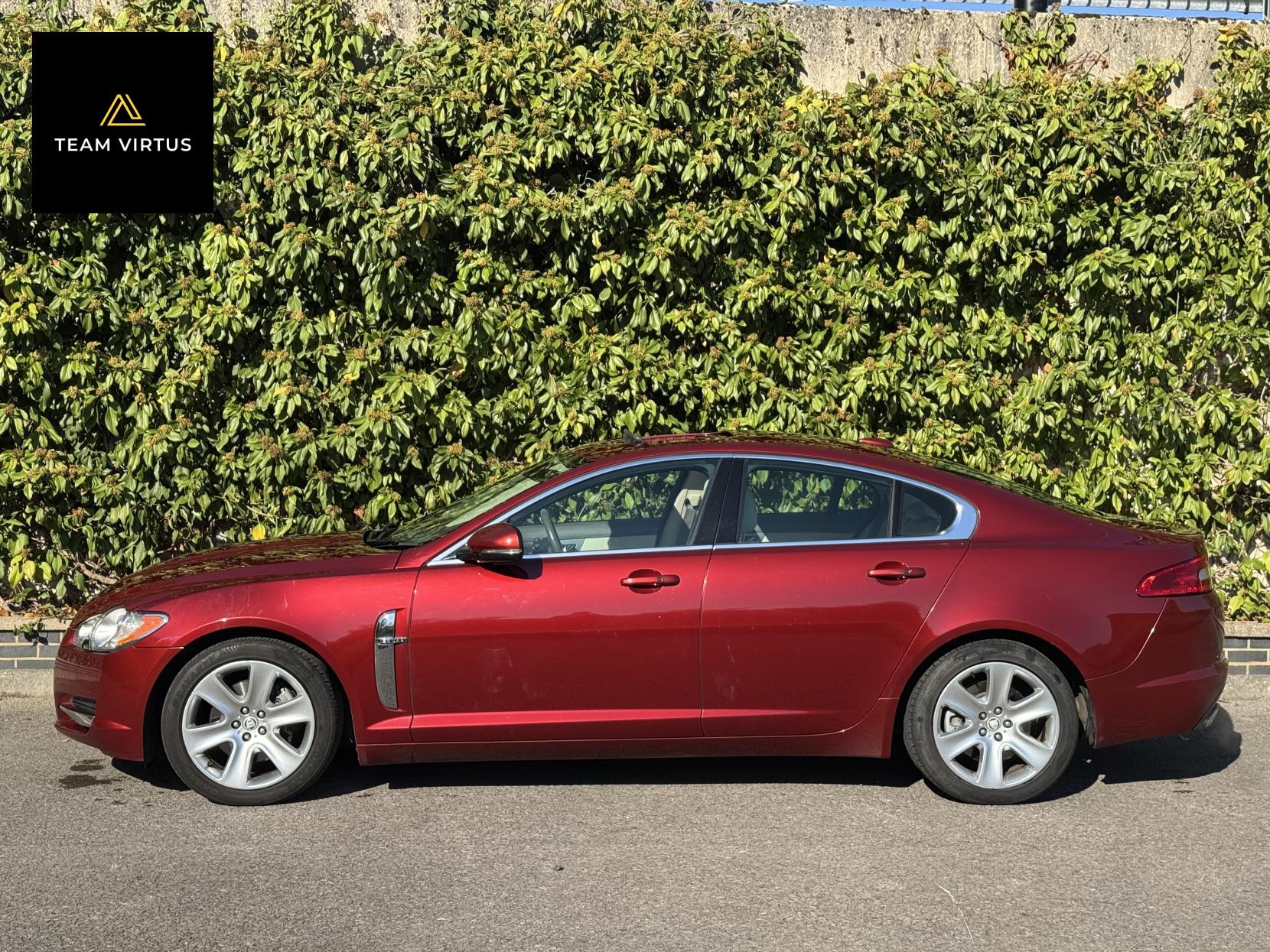 Jaguar XF 3.0 V6 Premium Luxury Saloon 4dr Petrol Auto Euro 4 (238 ps)