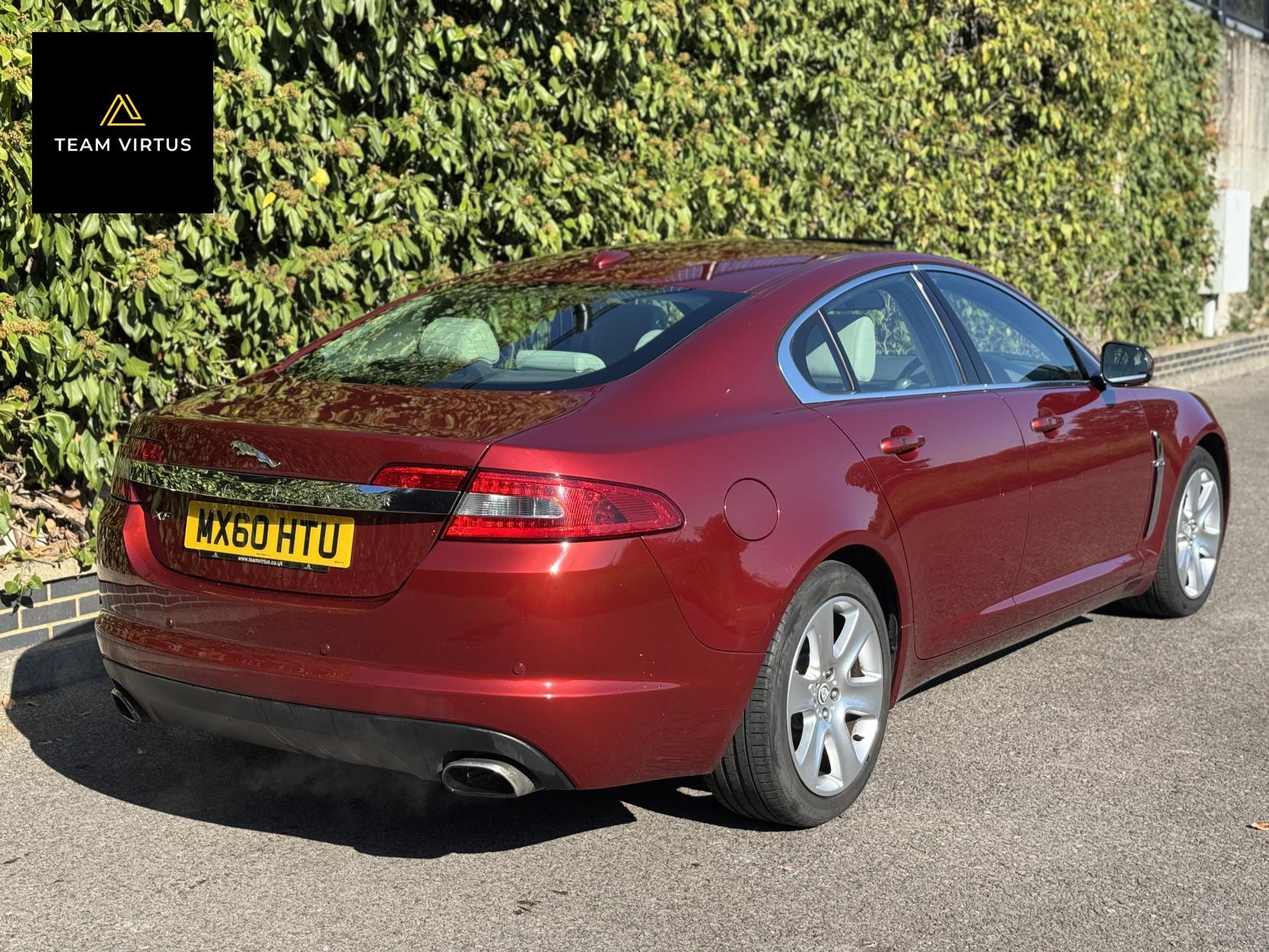 Jaguar XF 3.0 V6 Premium Luxury Saloon 4dr Petrol Auto Euro 4 (238 ps)