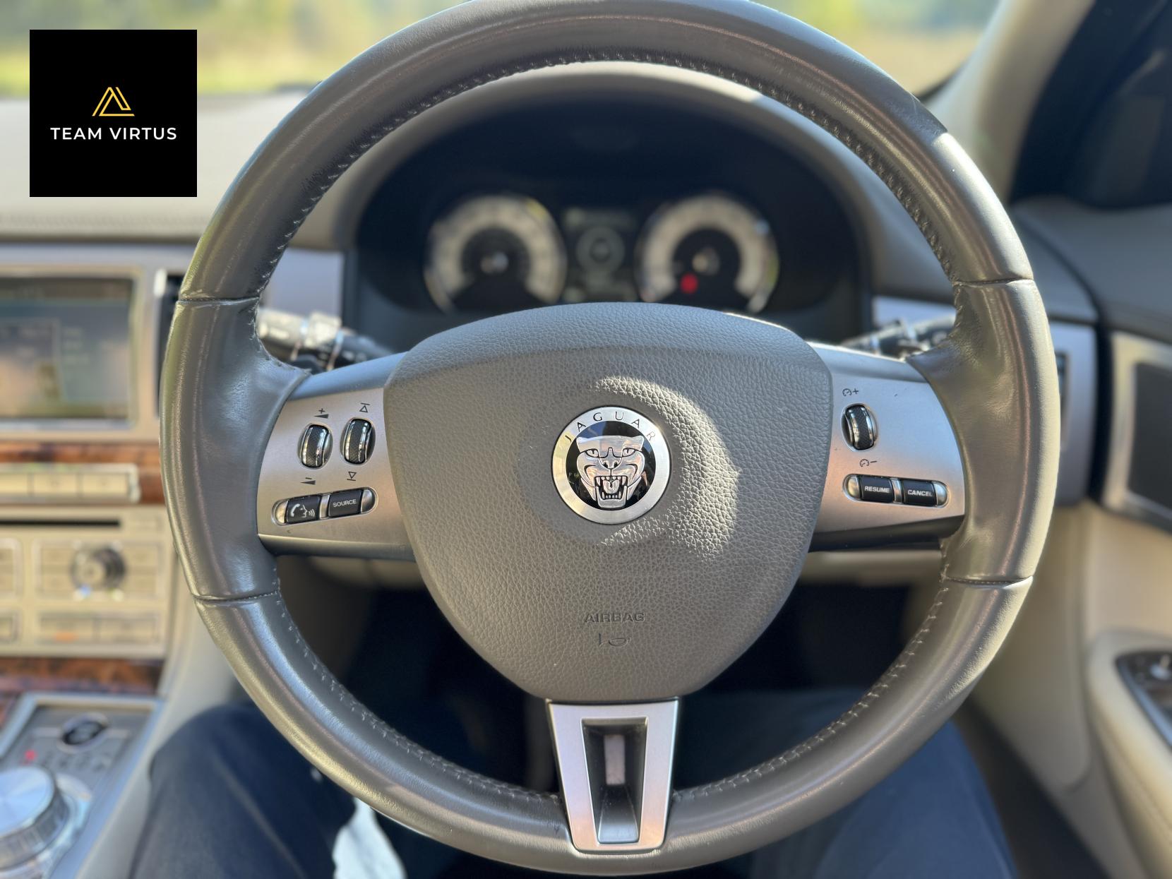 Jaguar XF 3.0 V6 Premium Luxury Saloon 4dr Petrol Auto Euro 4 (238 ps)