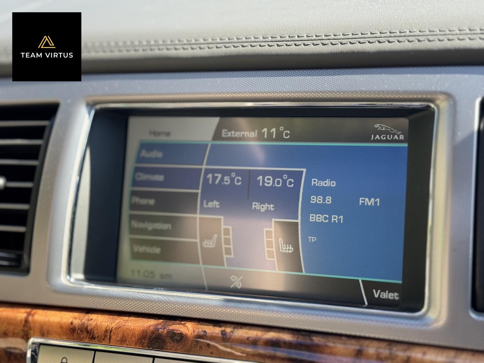 Jaguar XF 3.0 V6 Premium Luxury Saloon 4dr Petrol Auto Euro 4 (238 ps)