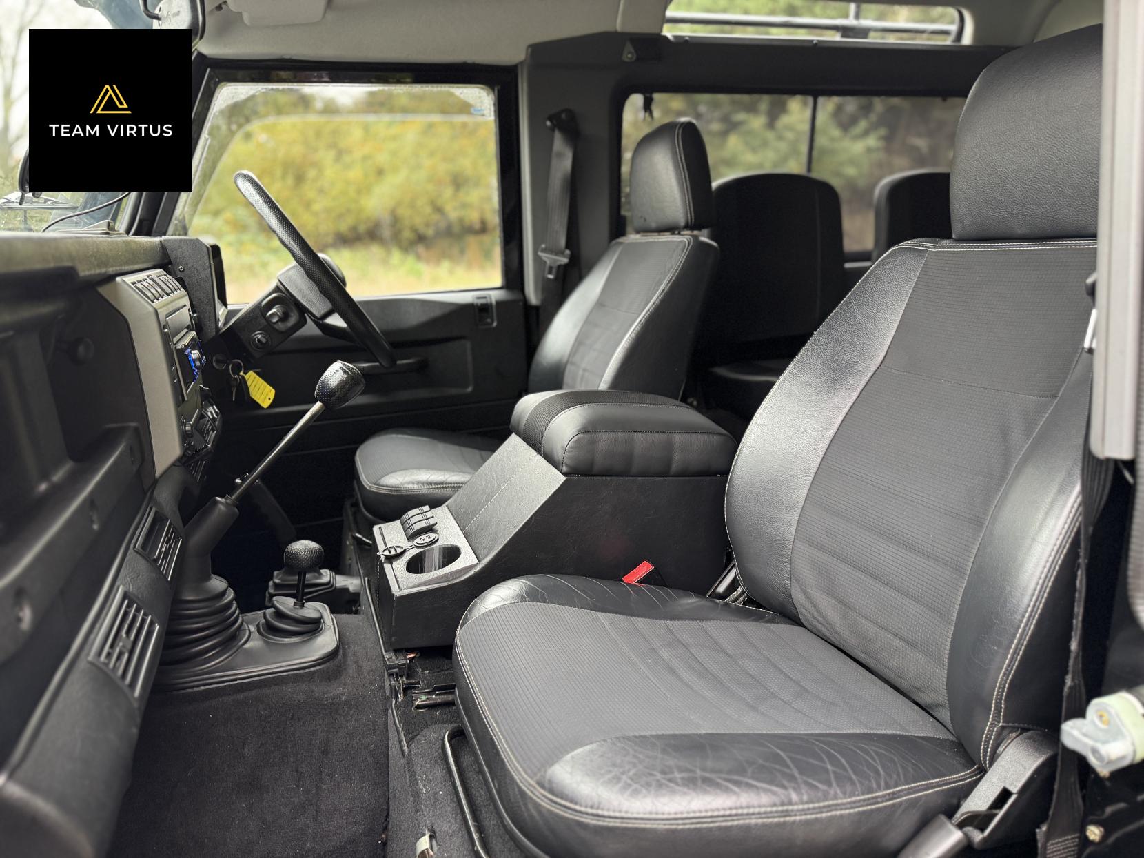 Land Rover Defender 90 2.5 TD5 XS Station Wagon 3dr Diesel Manual (282 g/km, 120 bhp)