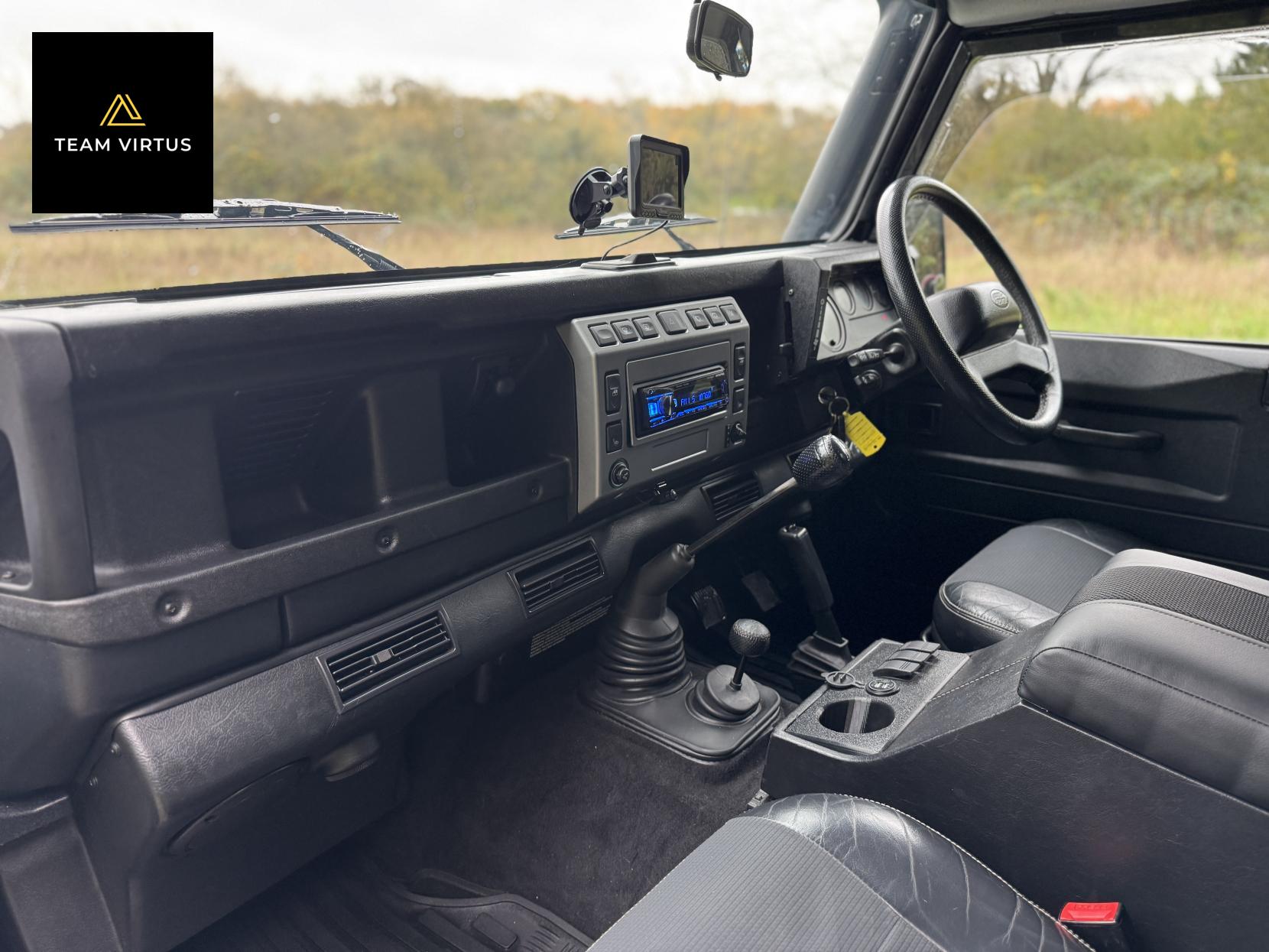 Land Rover Defender 90 2.5 TD5 XS Station Wagon 3dr Diesel Manual (282 g/km, 120 bhp)