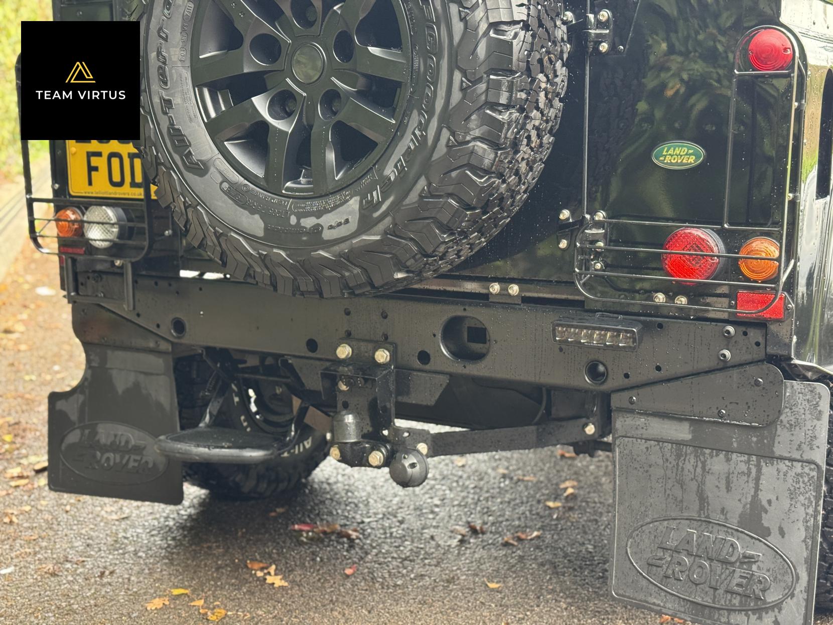 Land Rover Defender 90 2.5 TD5 XS Station Wagon 3dr Diesel Manual (282 g/km, 120 bhp)