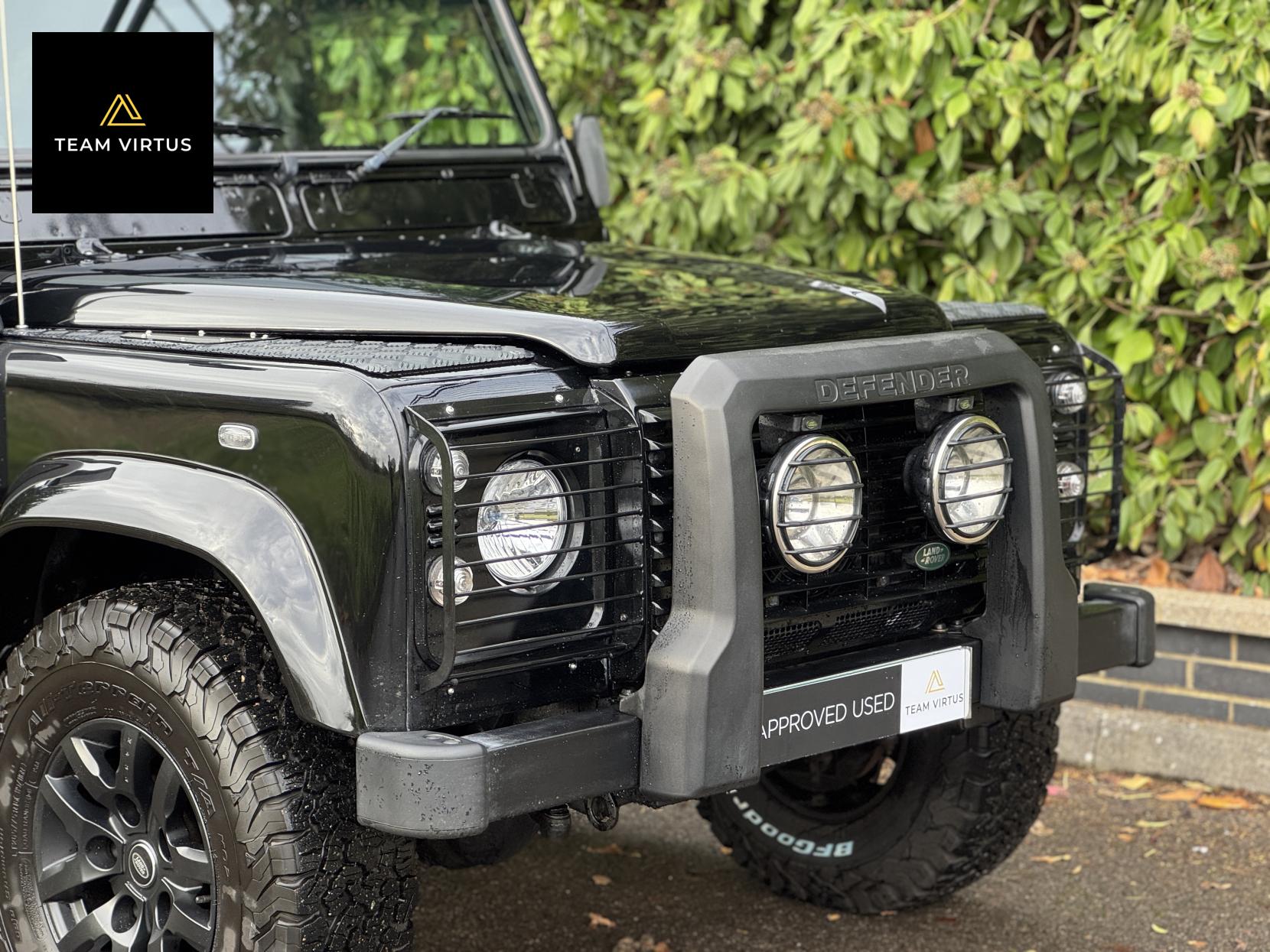 Land Rover Defender 90 2.5 TD5 XS Station Wagon 3dr Diesel Manual (282 g/km, 120 bhp)
