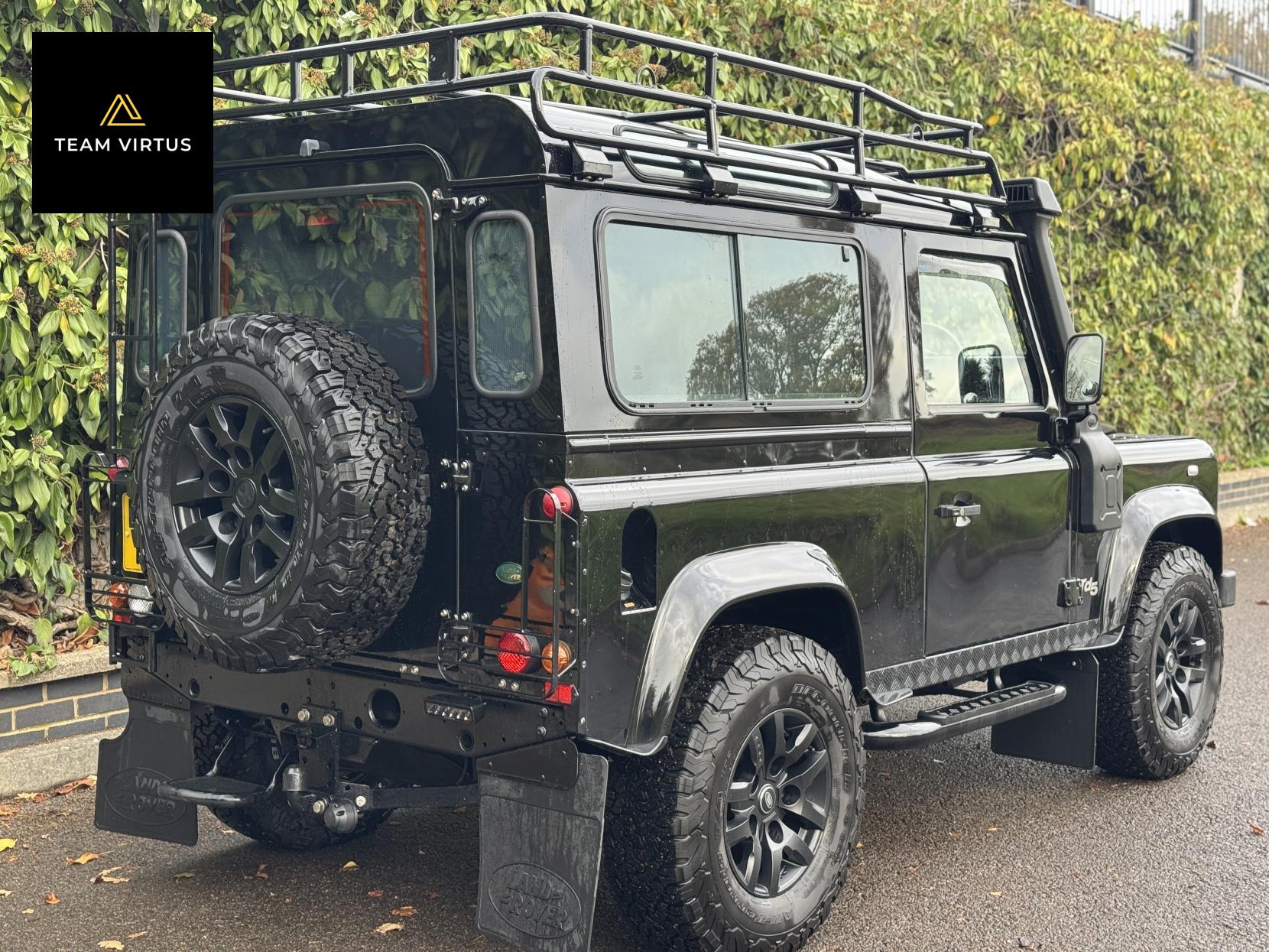 Land Rover Defender 90 2.5 TD5 XS Station Wagon 3dr Diesel Manual (282 g/km, 120 bhp)