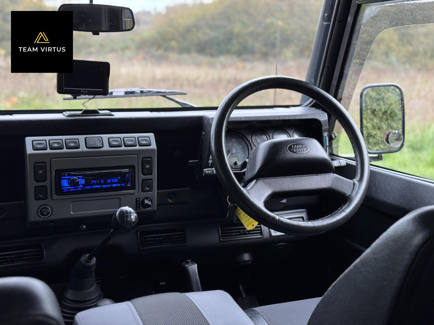 Land Rover Defender 90 2.5 TD5 XS Station Wagon 3dr Diesel Manual (282 g/km, 120 bhp)