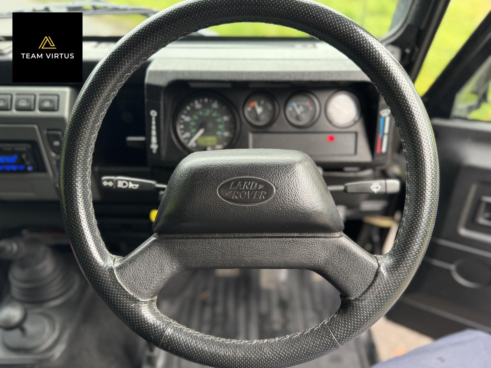 Land Rover Defender 90 2.5 TD5 XS Station Wagon 3dr Diesel Manual (282 g/km, 120 bhp)