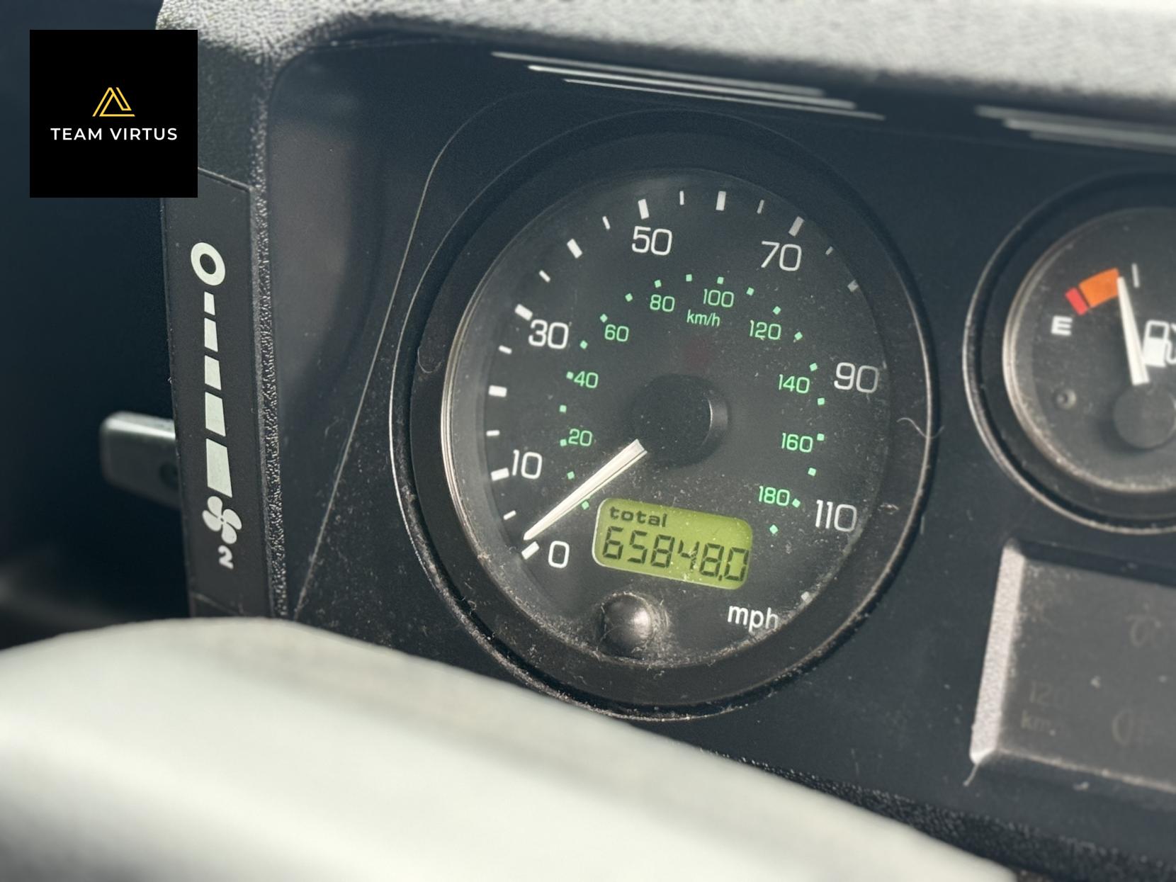 Land Rover Defender 90 2.5 TD5 XS Station Wagon 3dr Diesel Manual (282 g/km, 120 bhp)