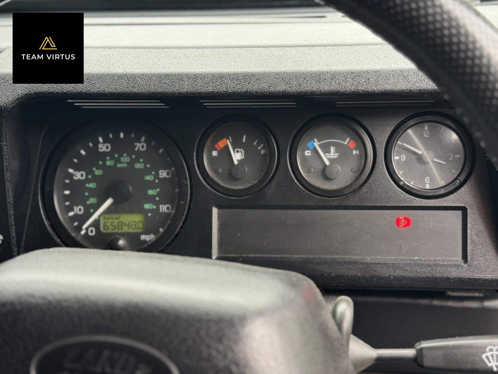 Land Rover Defender 90 2.5 TD5 XS Station Wagon 3dr Diesel Manual (282 g/km, 120 bhp)