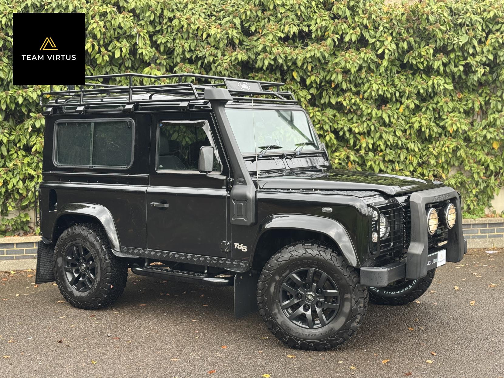Land Rover Defender 90 2.5 TD5 XS Station Wagon 3dr Diesel Manual (282 g/km, 120 bhp)