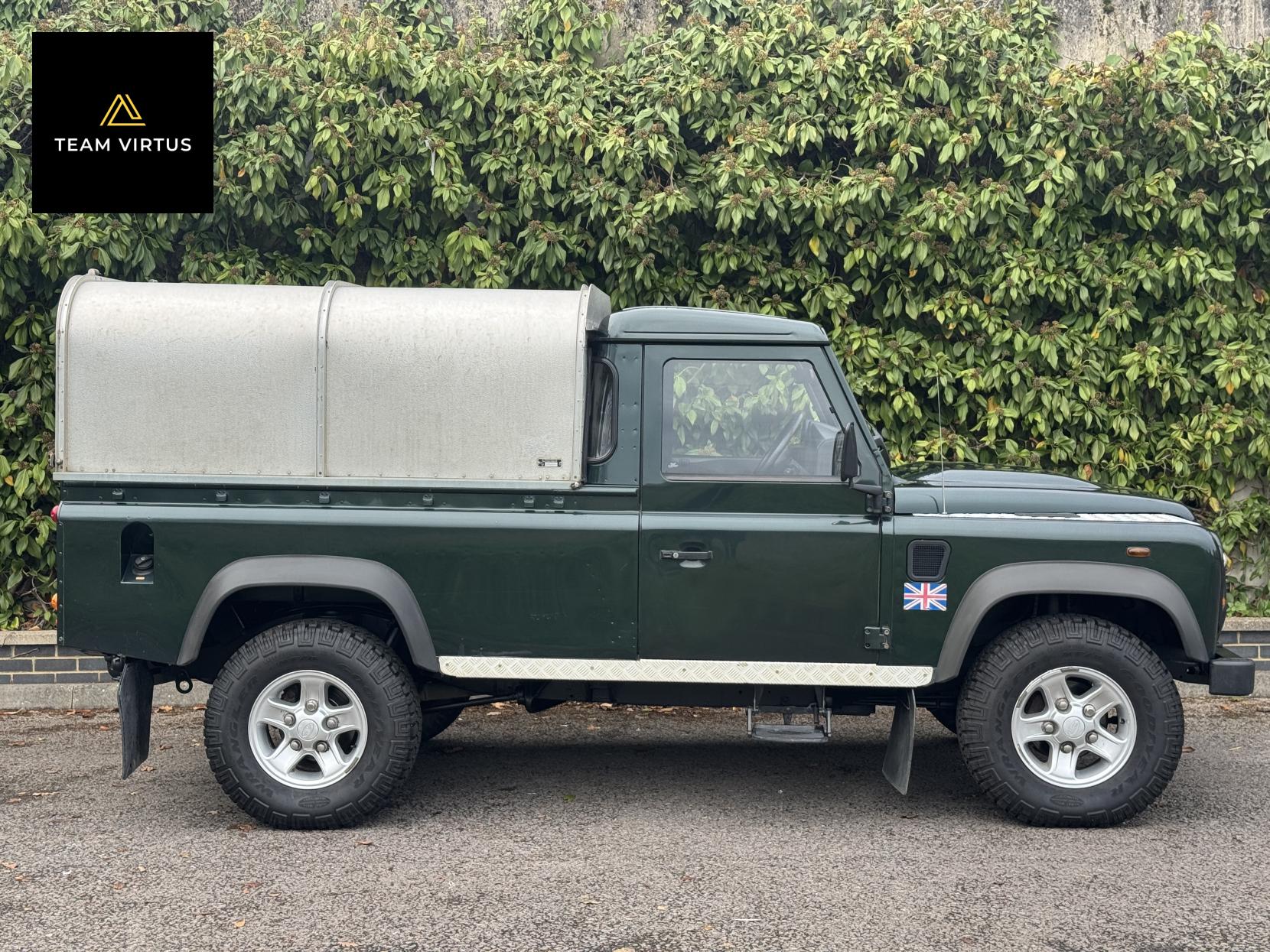 Land Rover Defender 110 2.4 TDCi Pickup 2dr Diesel Manual 4WD MWB Euro 4 (122 bhp)