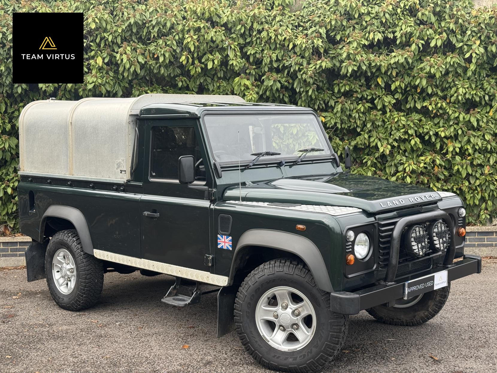 Land Rover Defender 110 2.4 TDCi Pickup 2dr Diesel Manual 4WD MWB Euro 4 (122 bhp)