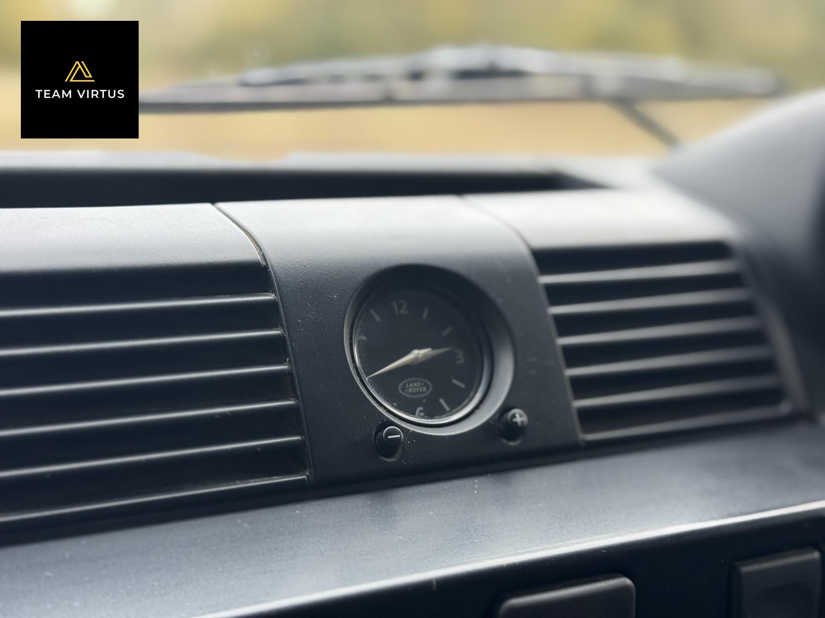 Land Rover Defender 110 2.4 TDCi Pickup 2dr Diesel Manual 4WD MWB Euro 4 (122 bhp)