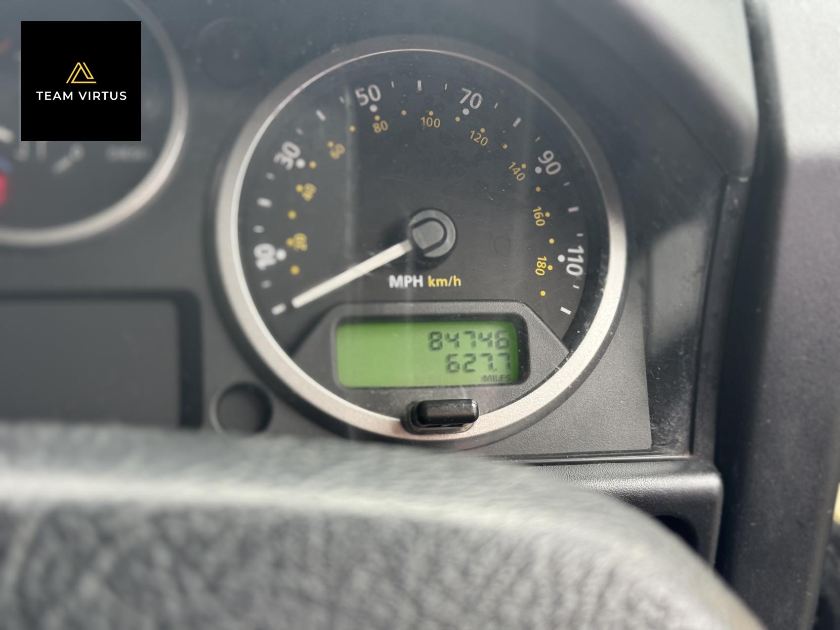 Land Rover Defender 110 2.4 TDCi Pickup 2dr Diesel Manual 4WD MWB Euro 4 (122 bhp)