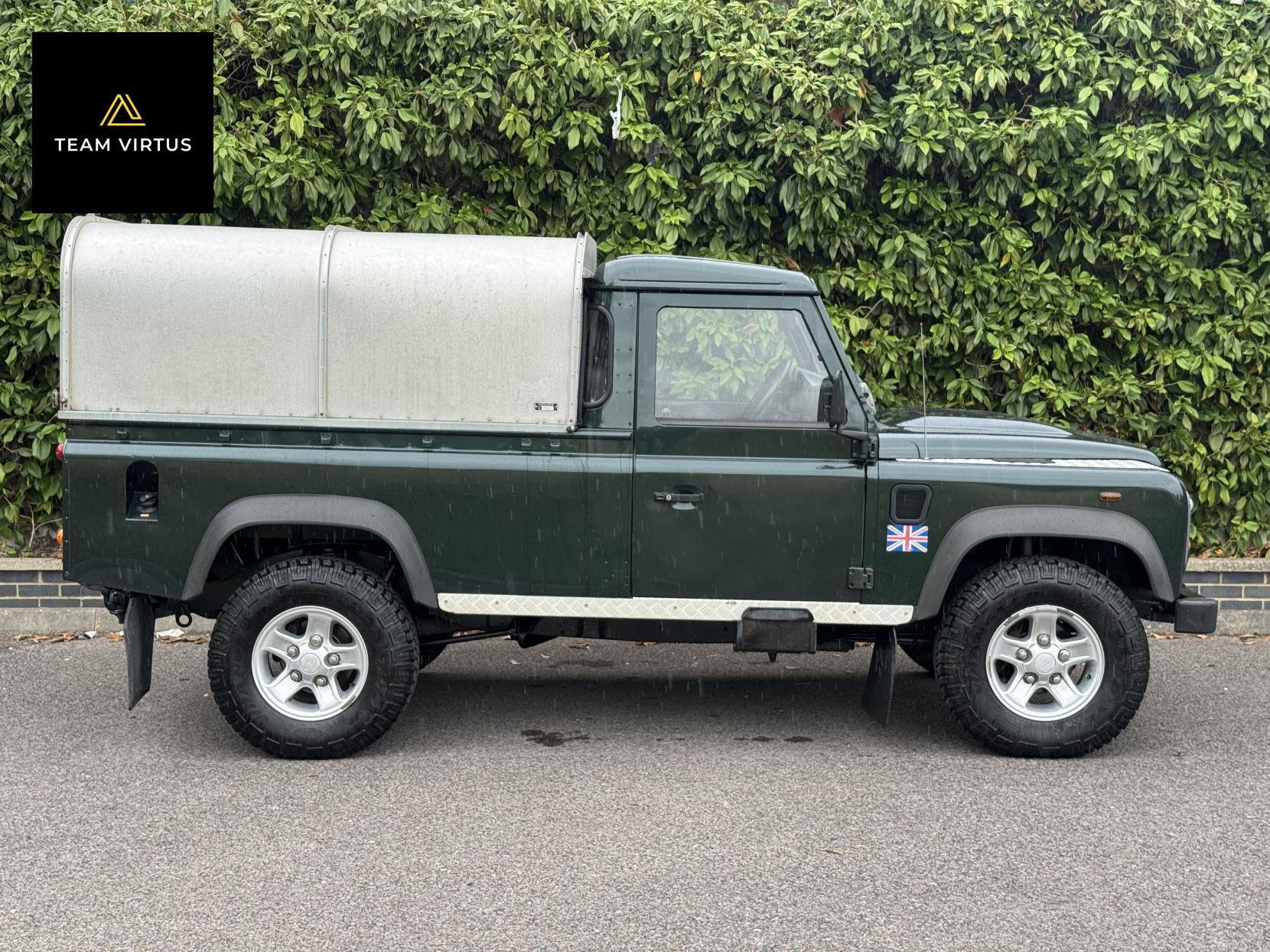 Land Rover Defender 110 2.4 TDCi Pickup 2dr Diesel Manual 4WD MWB Euro 4 (122 bhp)