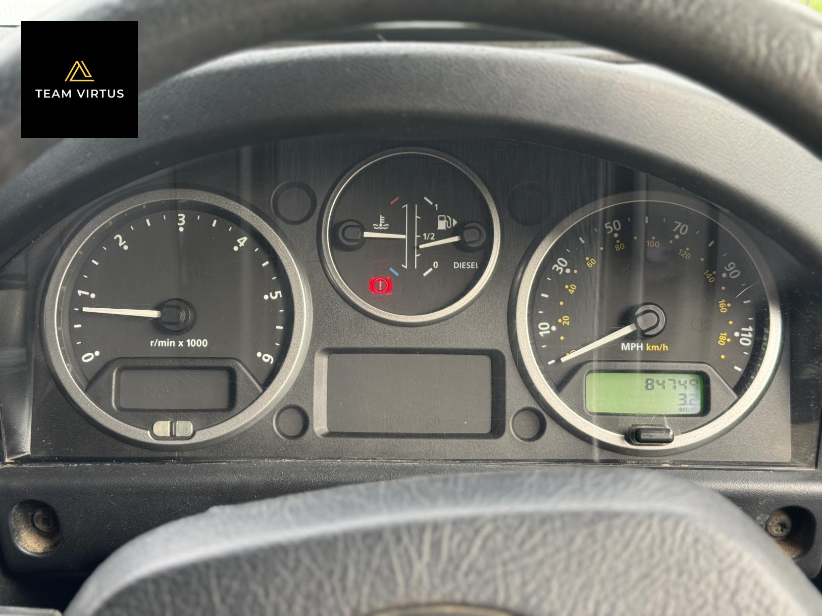 Land Rover Defender 110 2.4 TDCi Pickup 2dr Diesel Manual 4WD MWB Euro 4 (122 bhp)