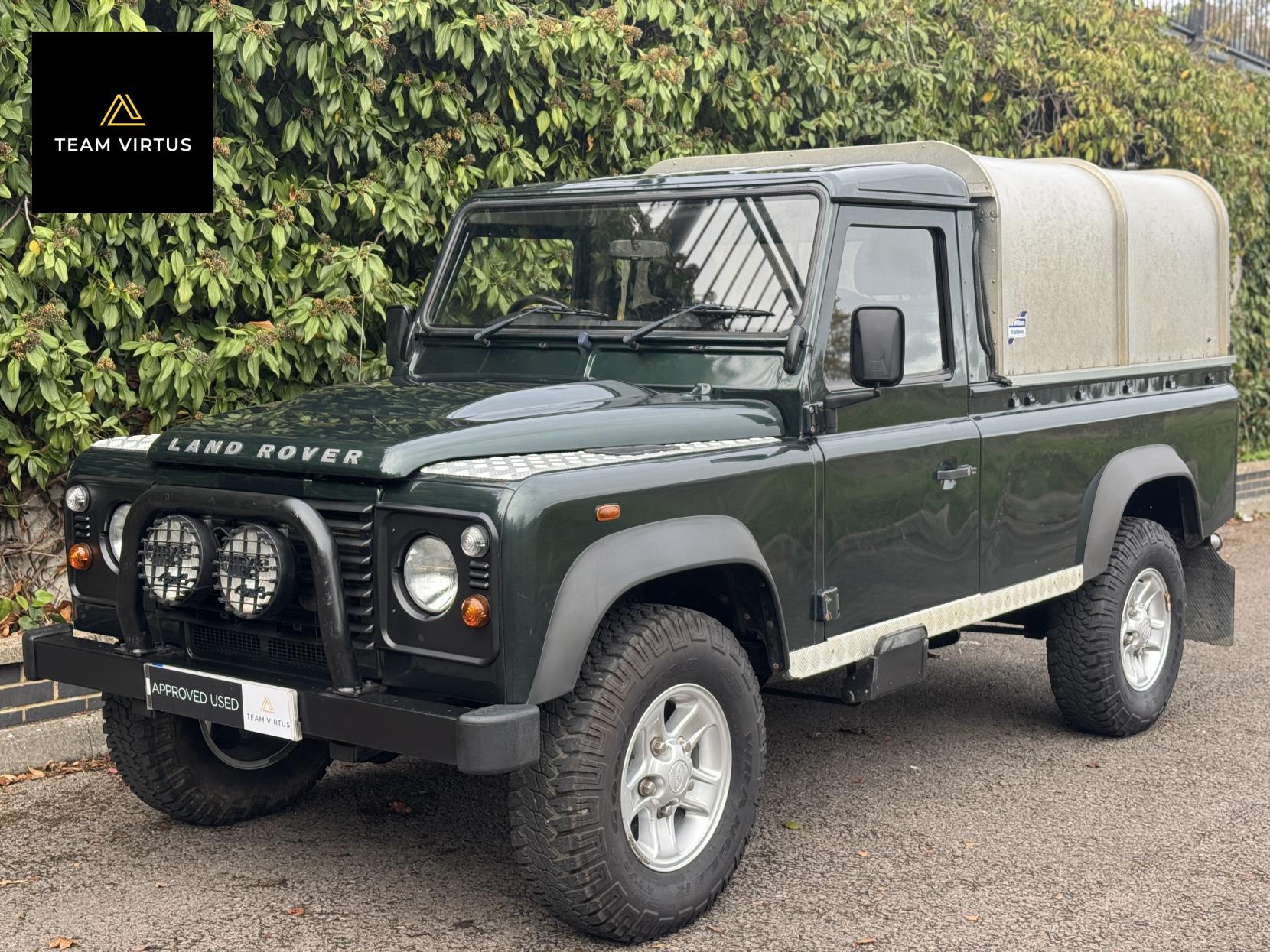 Land Rover Defender 110 2.4 TDCi Pickup 2dr Diesel Manual 4WD MWB Euro 4 (122 bhp)