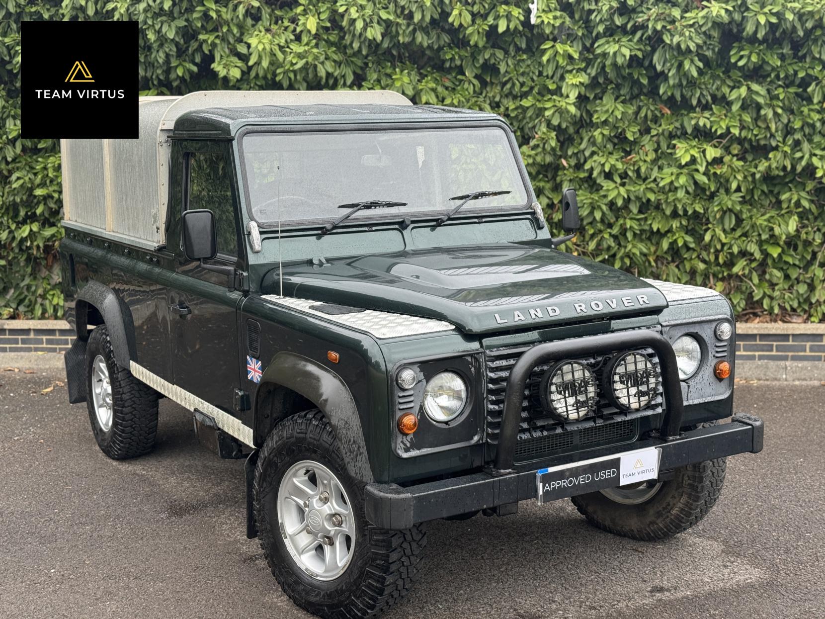 Land Rover Defender 110 2.4 TDCi Pickup 2dr Diesel Manual 4WD MWB Euro 4 (122 bhp)