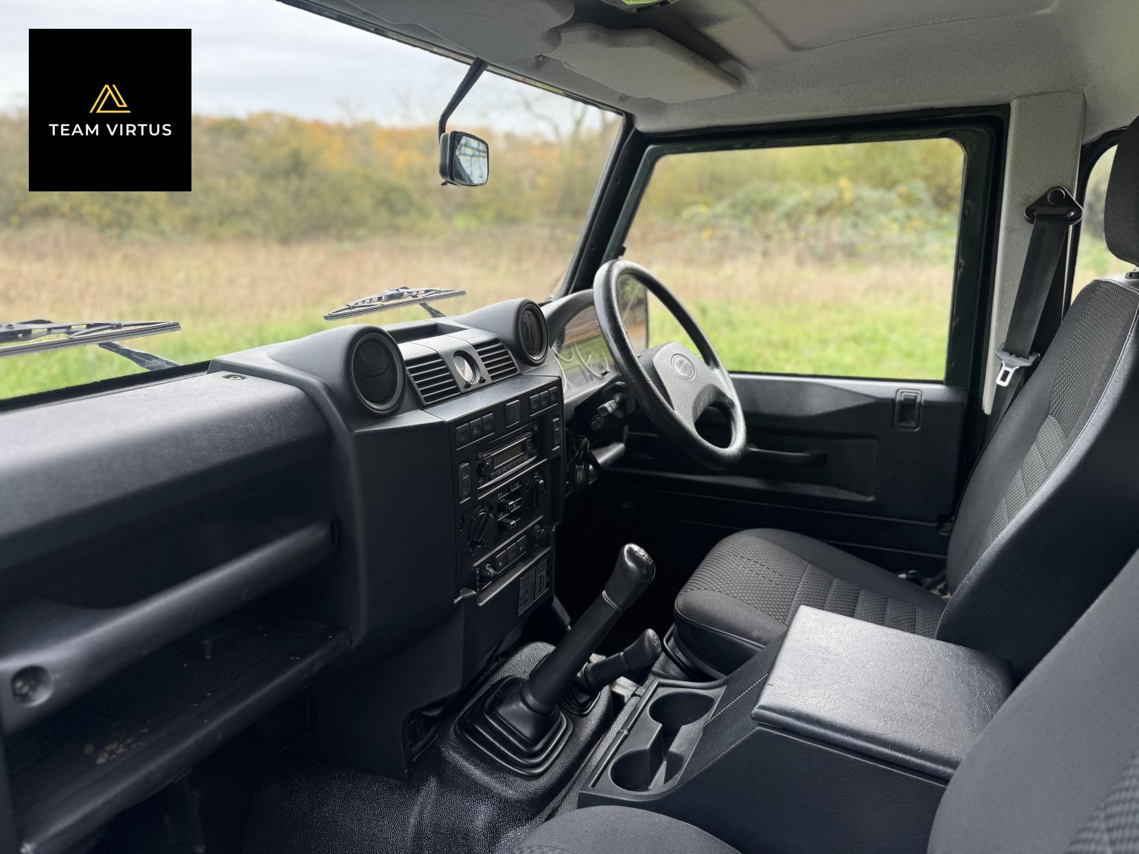 Land Rover Defender 110 2.4 TDCi Pickup 2dr Diesel Manual 4WD MWB Euro 4 (122 bhp)